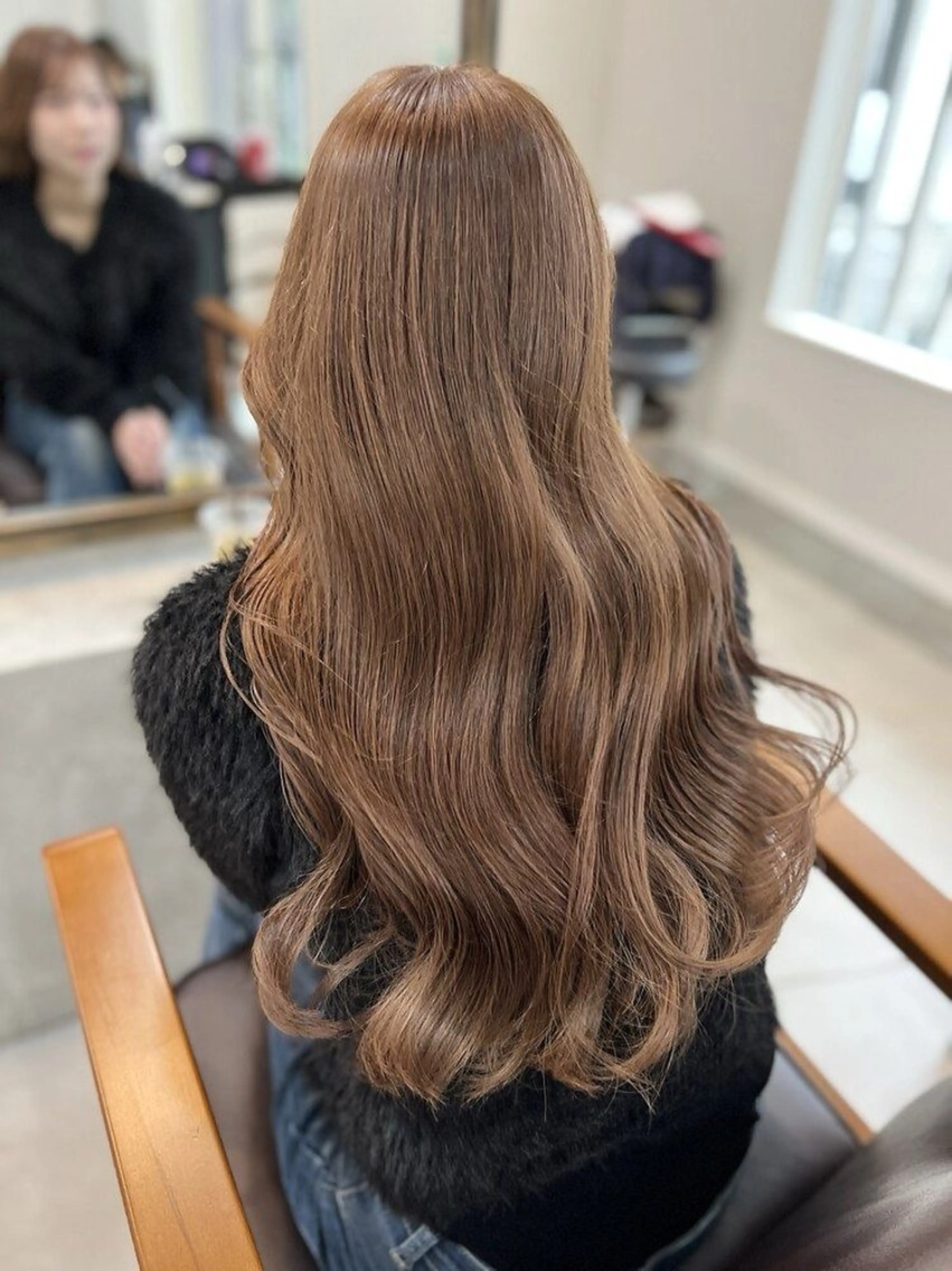 ロング カラー パーマ ベージュカラー ミルクティーベージュ ヘアカラー トリートメント 森山 陽菜のヘアスタイル