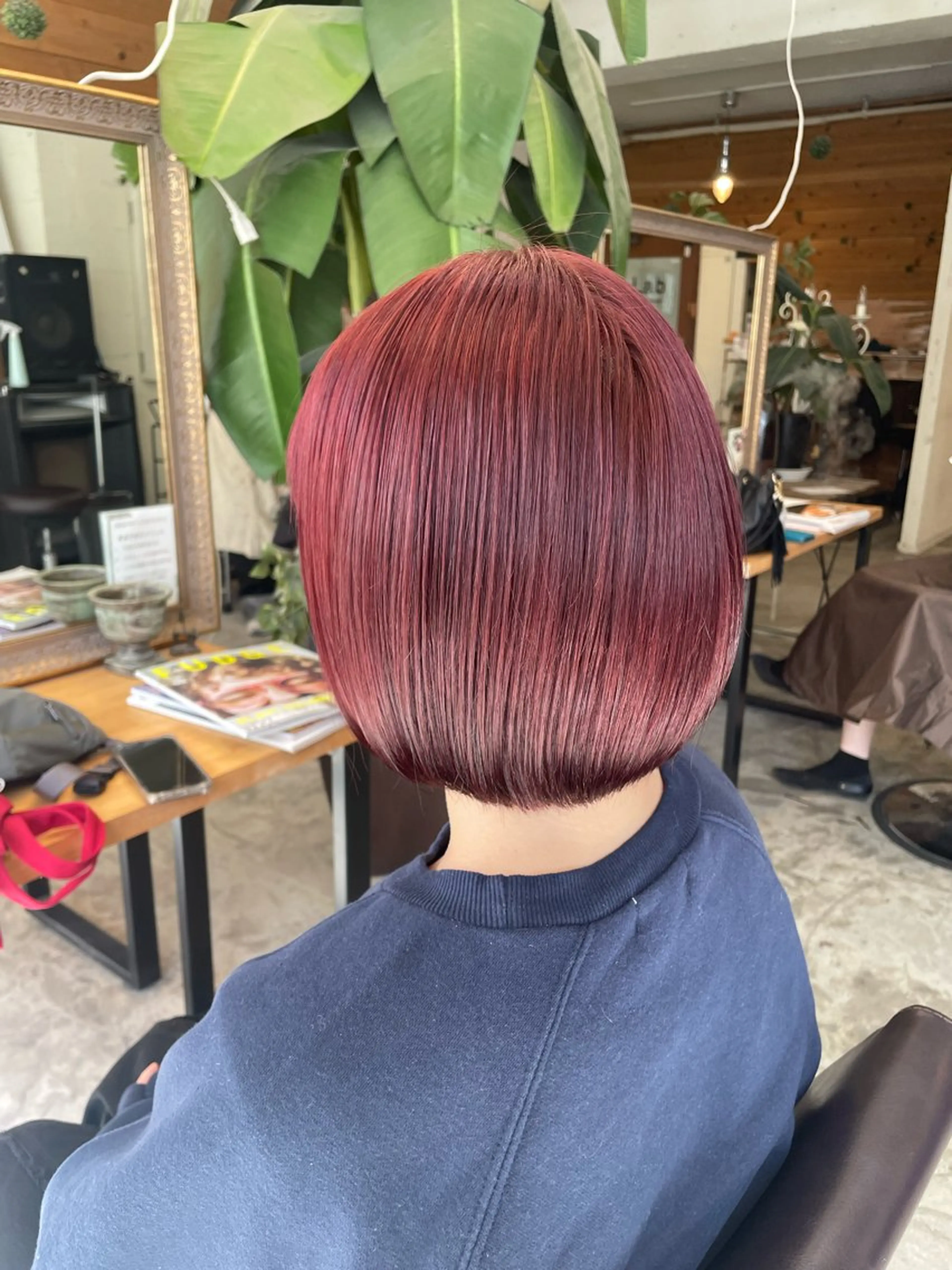 ショート カラー レッドカラー 艶カラー｜透明感 カラー｜レイヤーのヘアスタイル