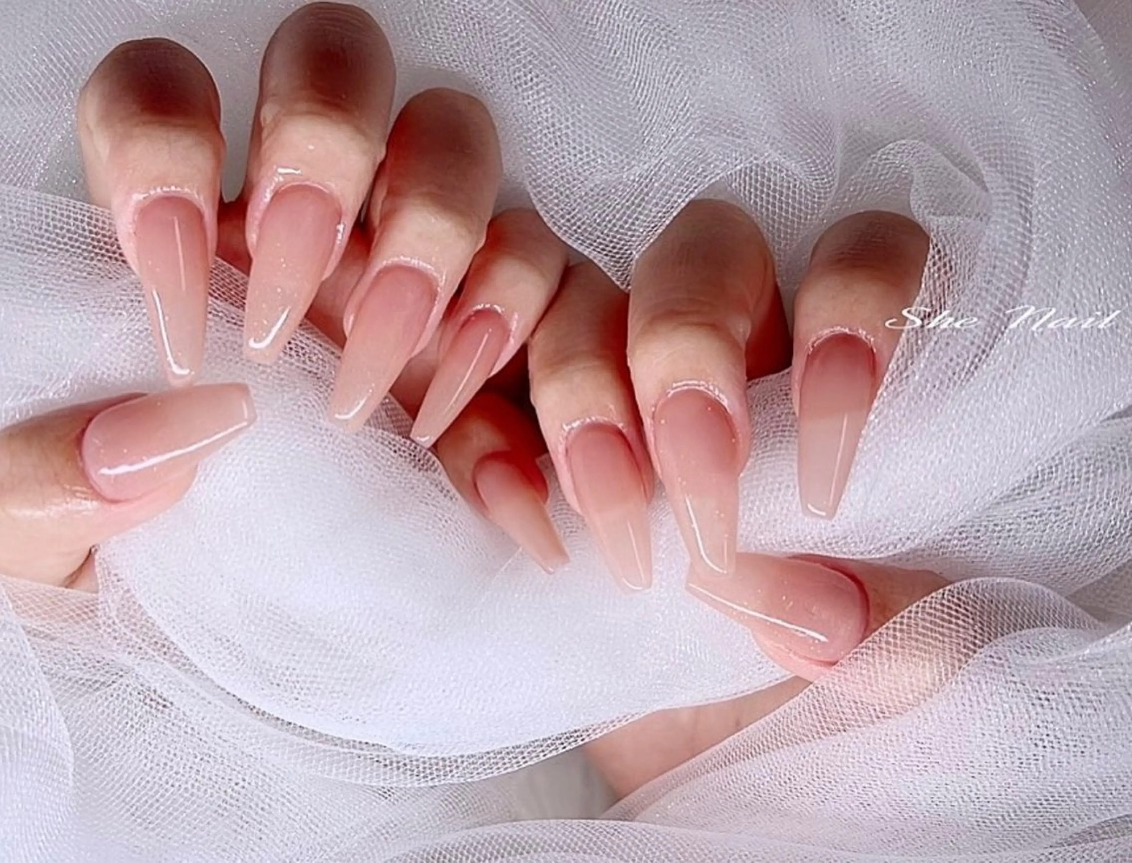 ネイル チークネイル 長さ出し フレンチネイル ガラスフレンチ マグネットネイル ハンドネイル She Nail所属・ISA_ BELLAのネイルデザイン