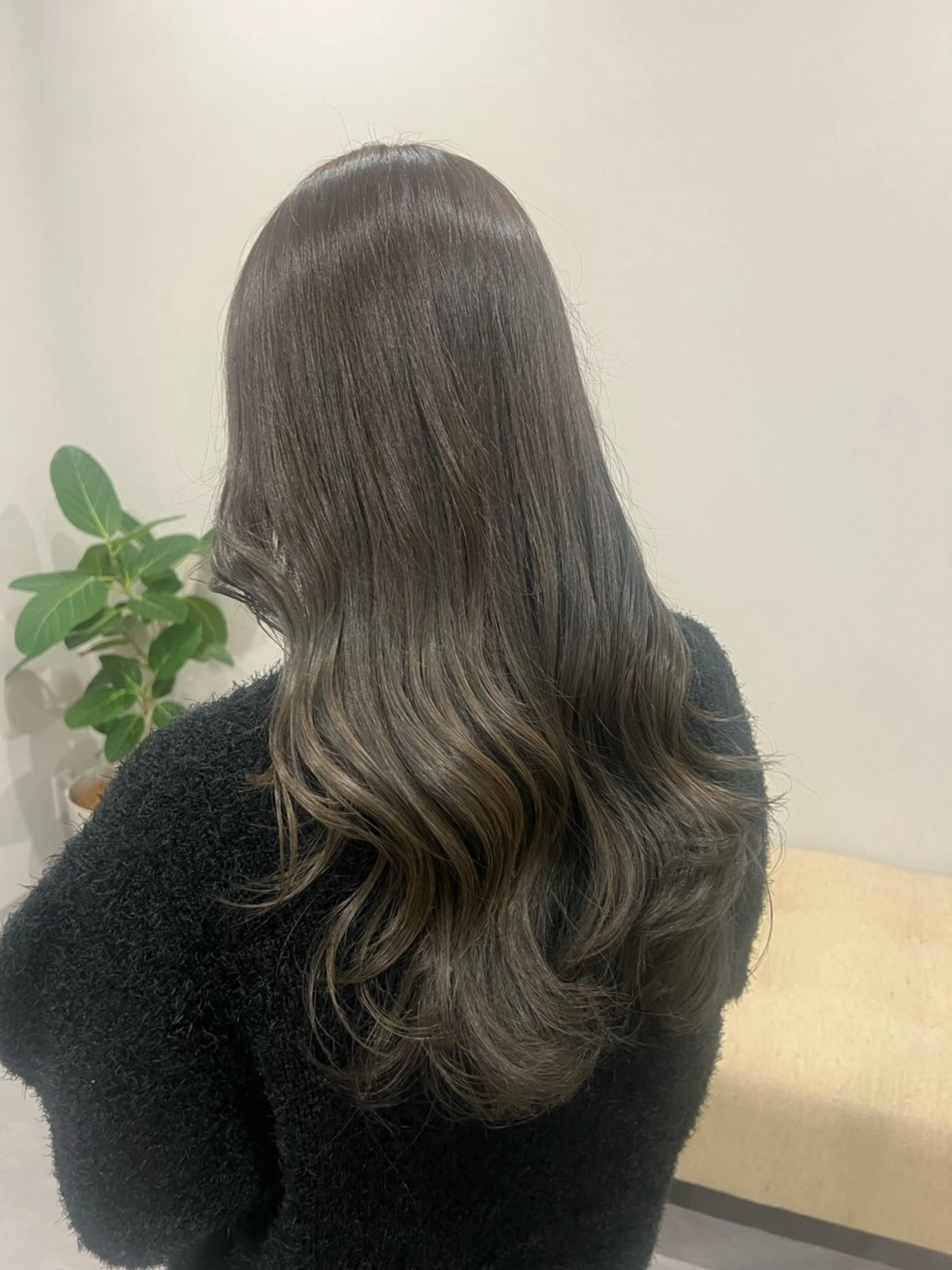 ロング カラー パーマ ヘアアレンジ メンズ カット ヘアカラー トリートメント ヘッドスパ 透明感カラー／ 新潟万代/池野里衣のヘアスタイル