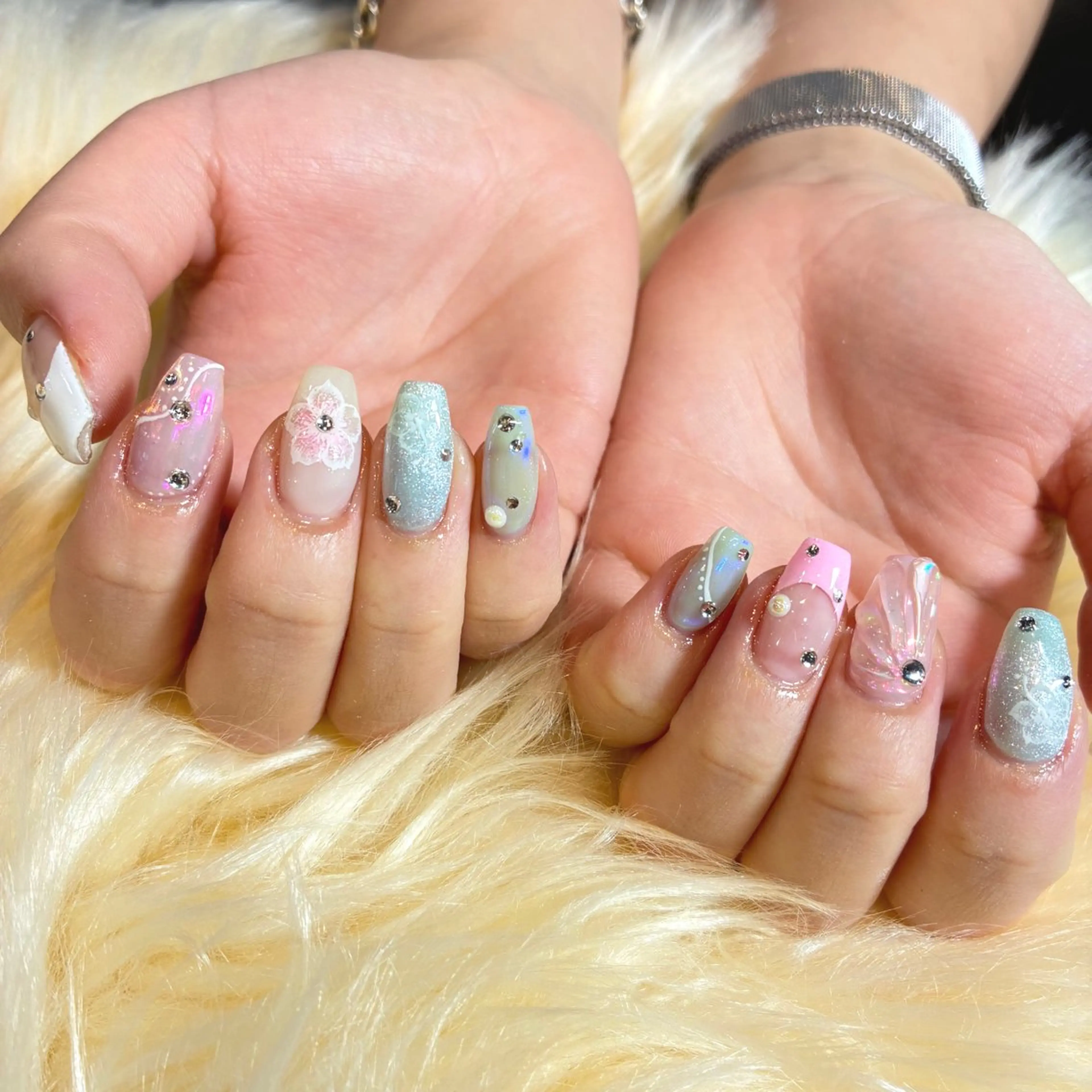 ネイル ハンドネイル Betty ✶のマツエク・マツパデザイン