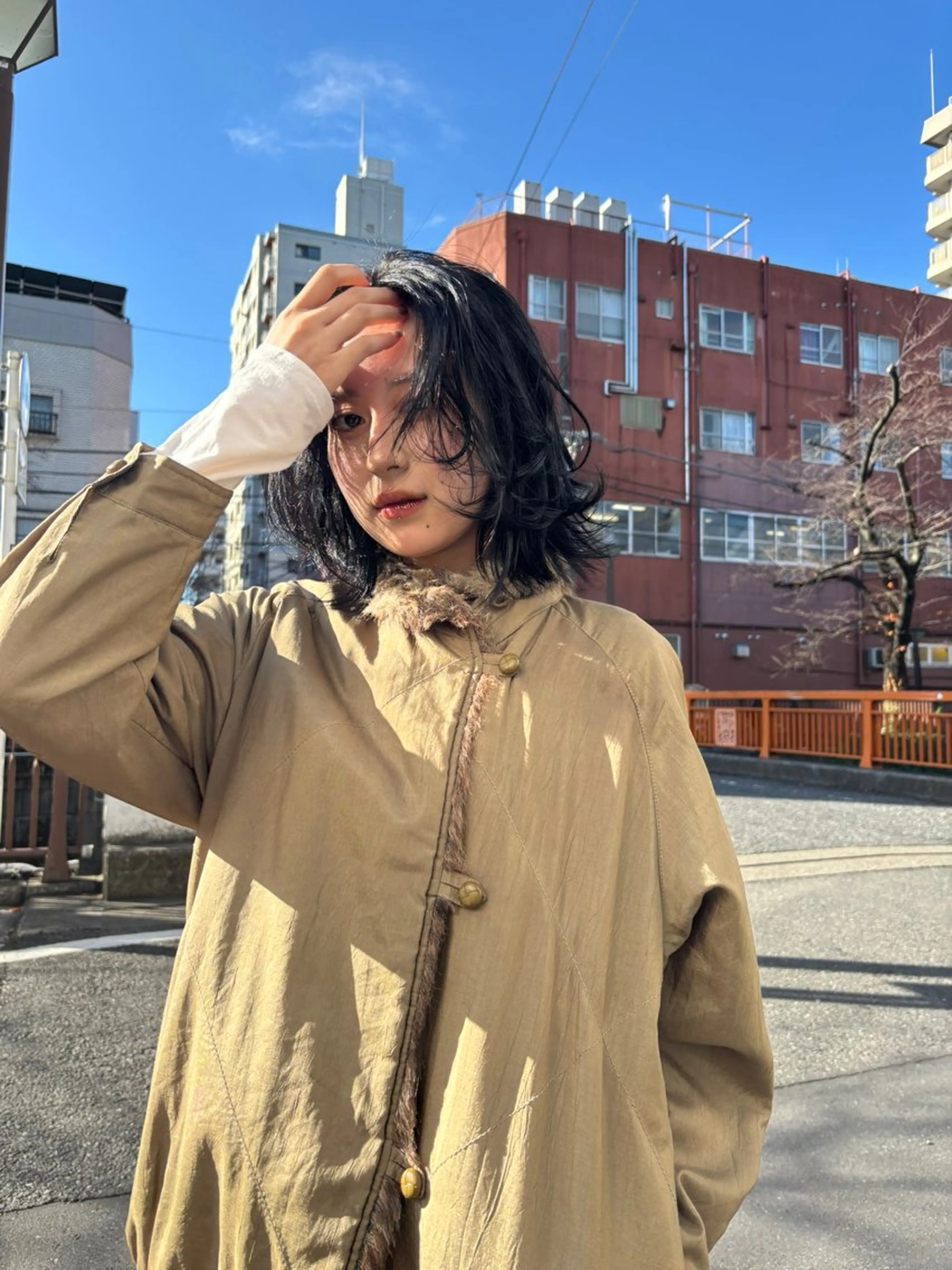 ミディアム カラー 黒髪 ブルーカラー 透明感カラー 顔周りカット レイヤーカット カット ヘアカラー yu maのヘアスタイル