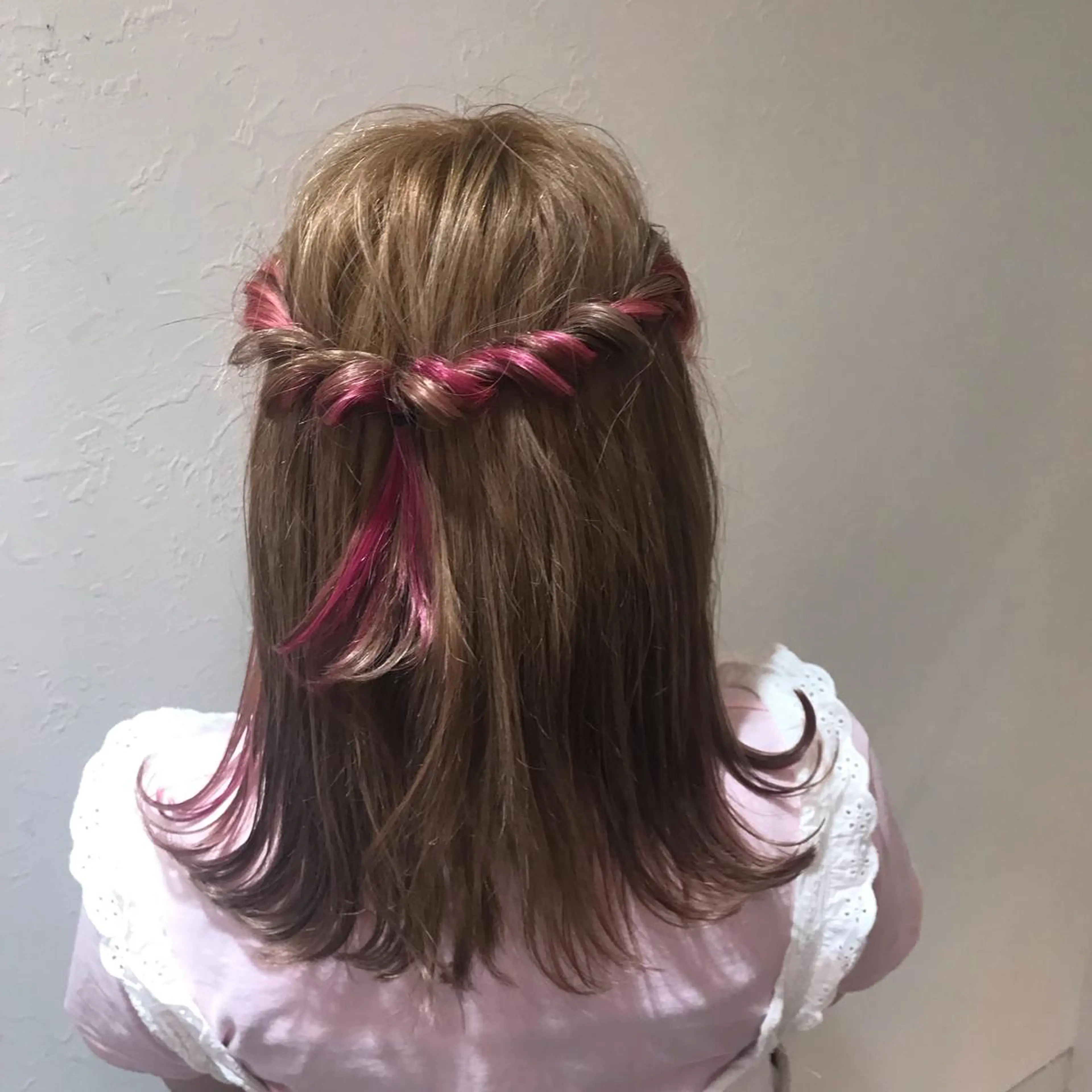 ミディアム ブリーチなしカラー ダブルカラーエクステのヘアスタイル