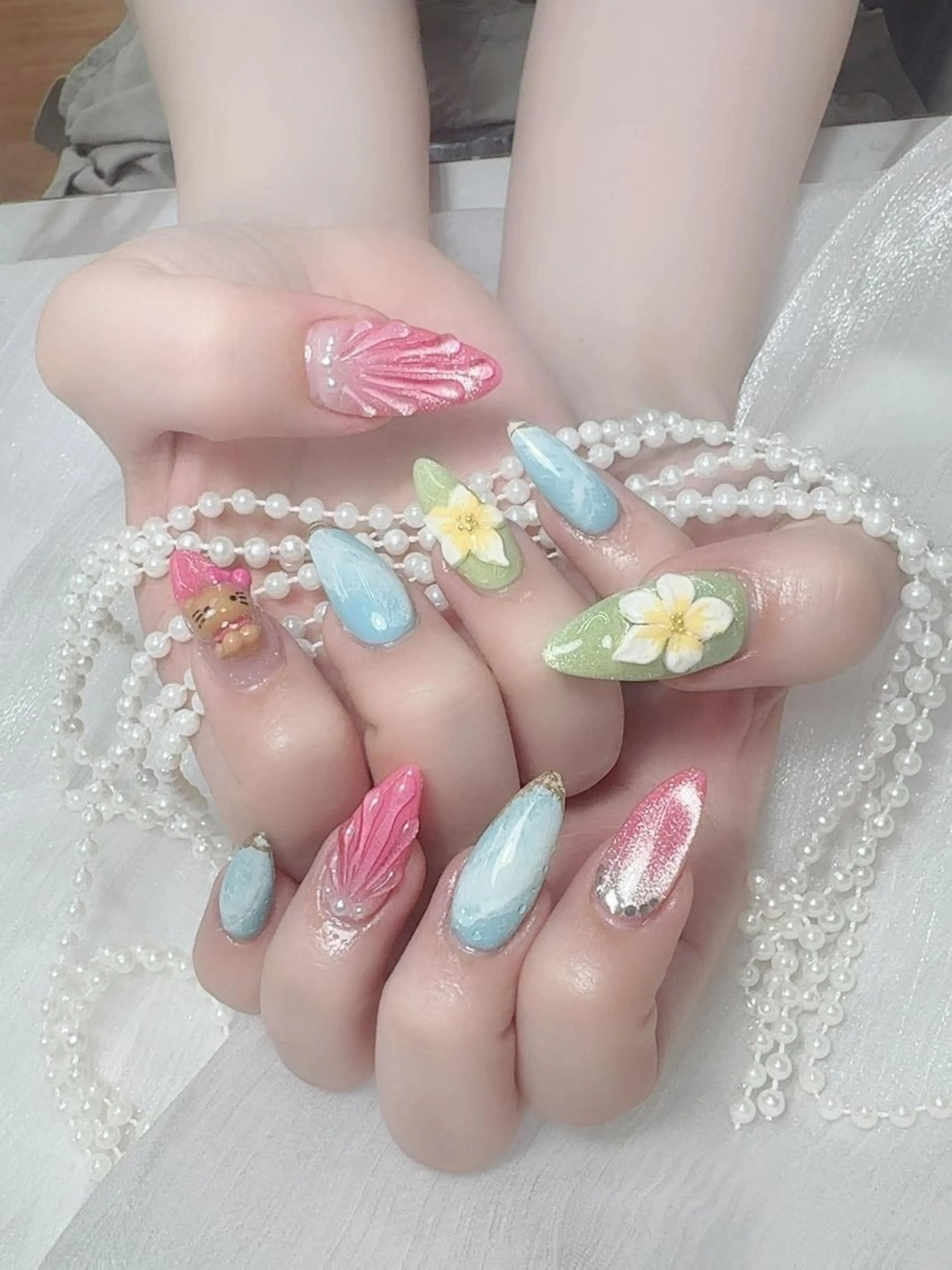 ネイル グラデーション キラキラネイル 韓国ネイル マグネットネイル ニュアンスネイル ハンドネイル Hana Rose Nailのネイルデザイン
