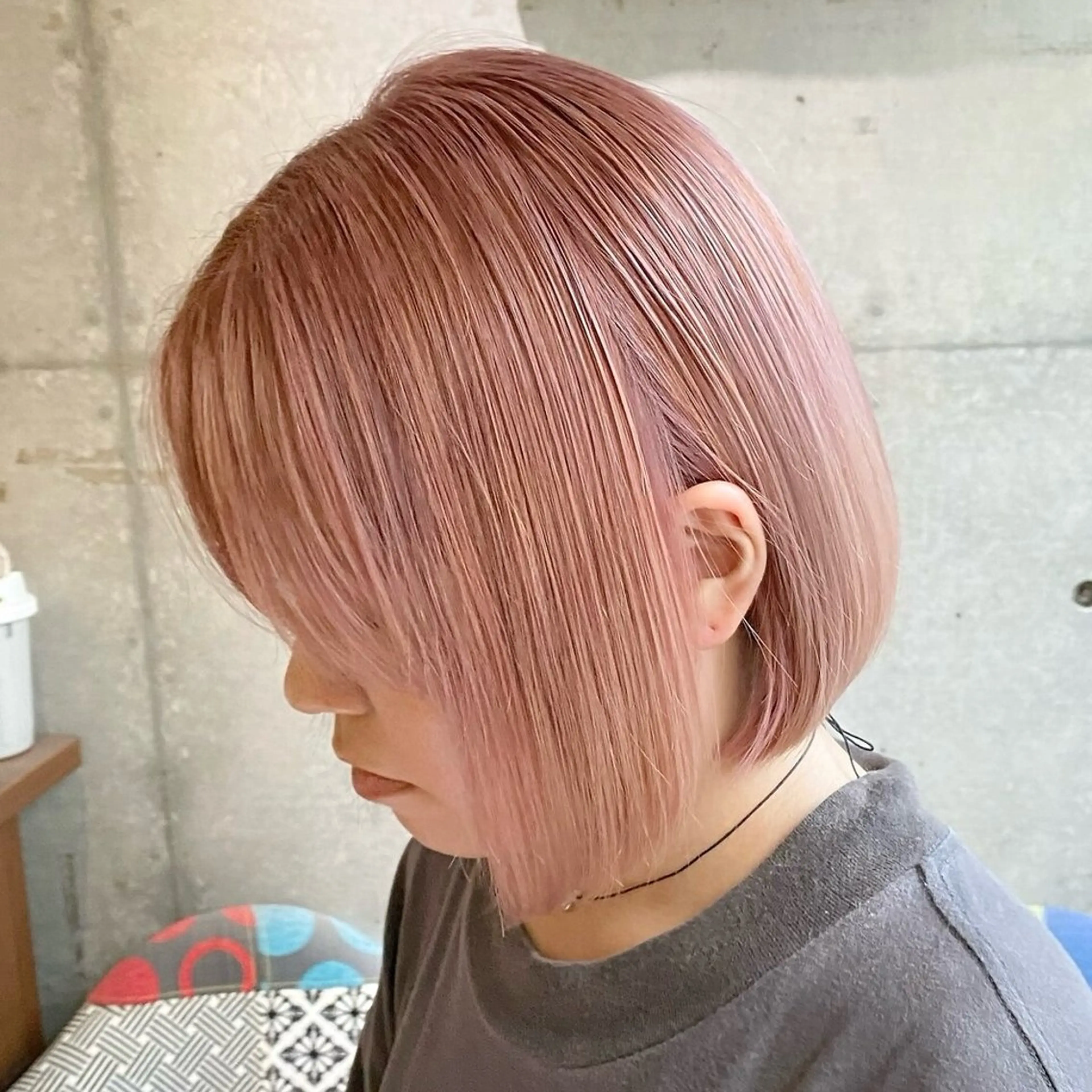 ミディアム カラー カット ヘアカラー トリートメント 艶カラー/レイヤー/ ハイトーン/まなみのヘアスタイル