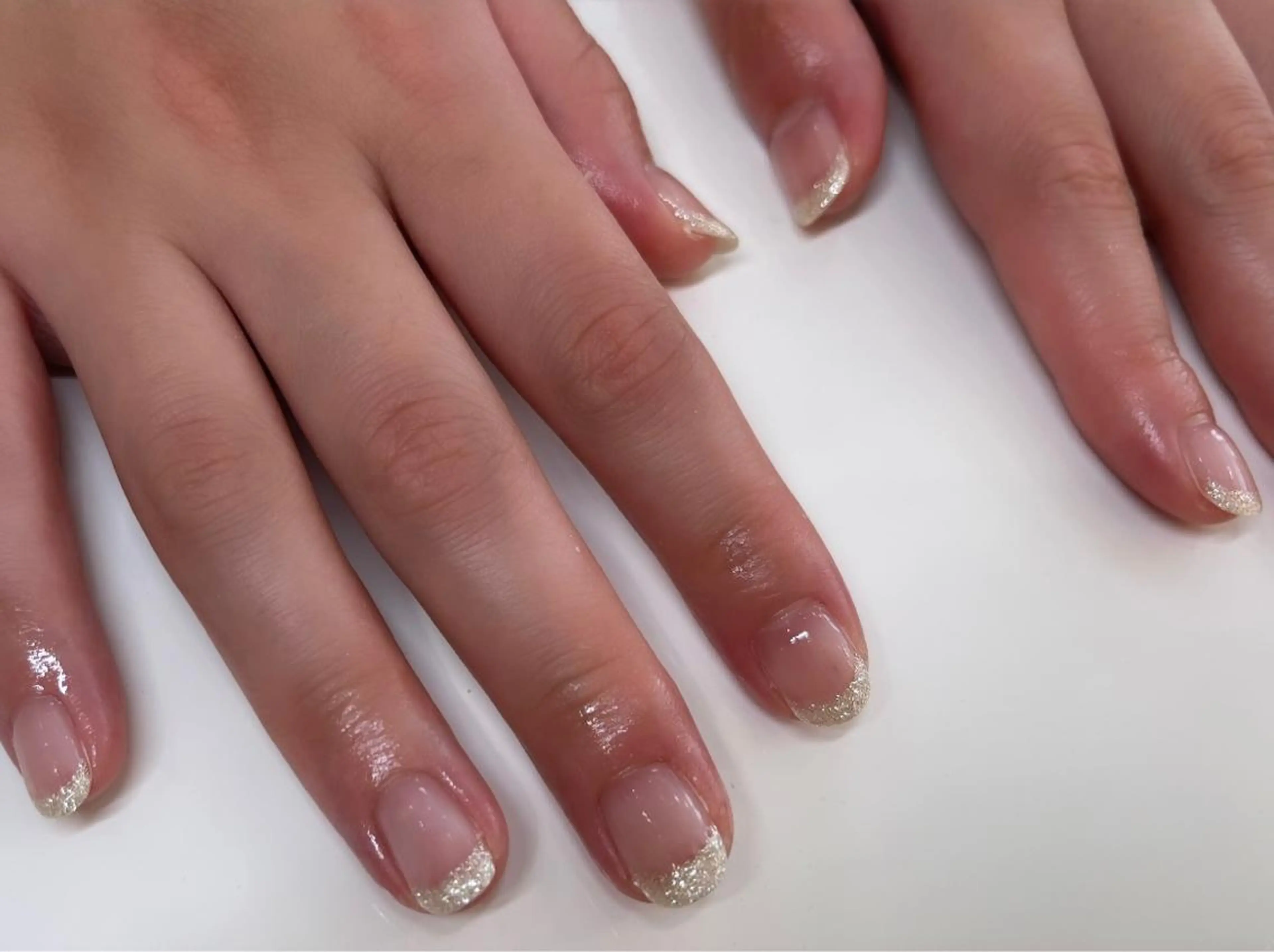 ネイル フレンチネイル キラキラネイル 山本 杏香のネイルデザイン