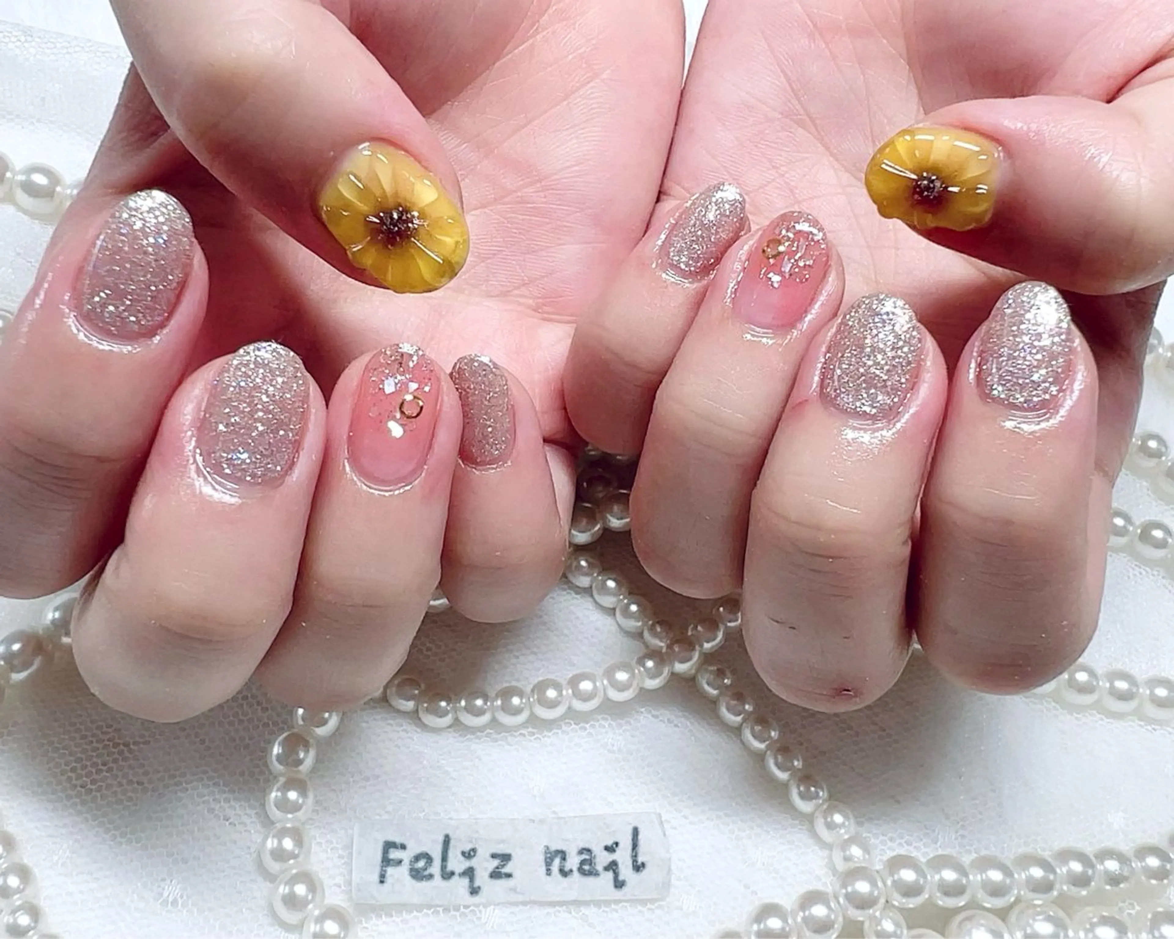 ネイル ジェルネイル キラキラネイル ニュアンスネイル オフィスネイル パラジェル ユキカ （ネイリスト）のネイルデザイン