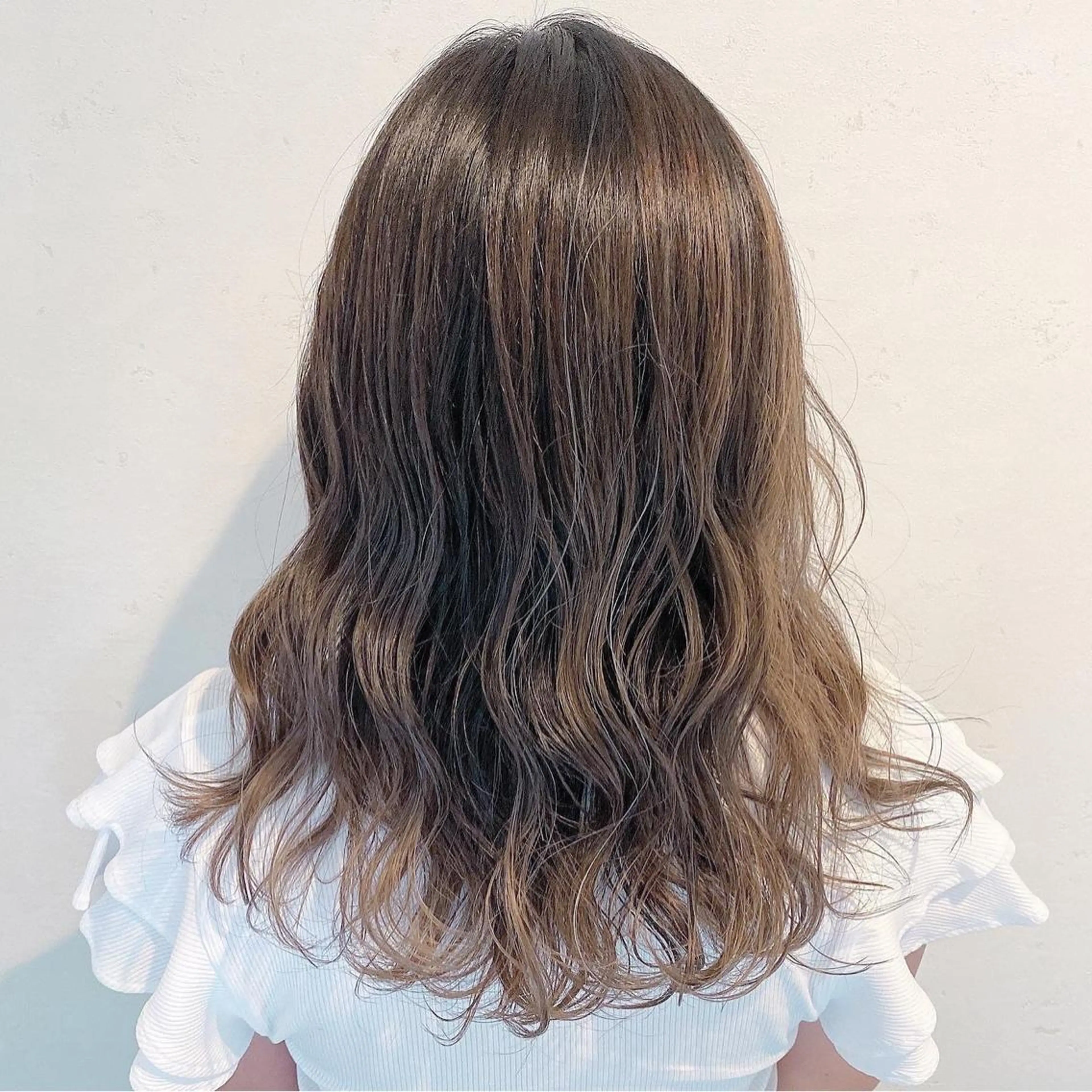 ミディアム カラー 伊藤 さやかのヘアスタイル