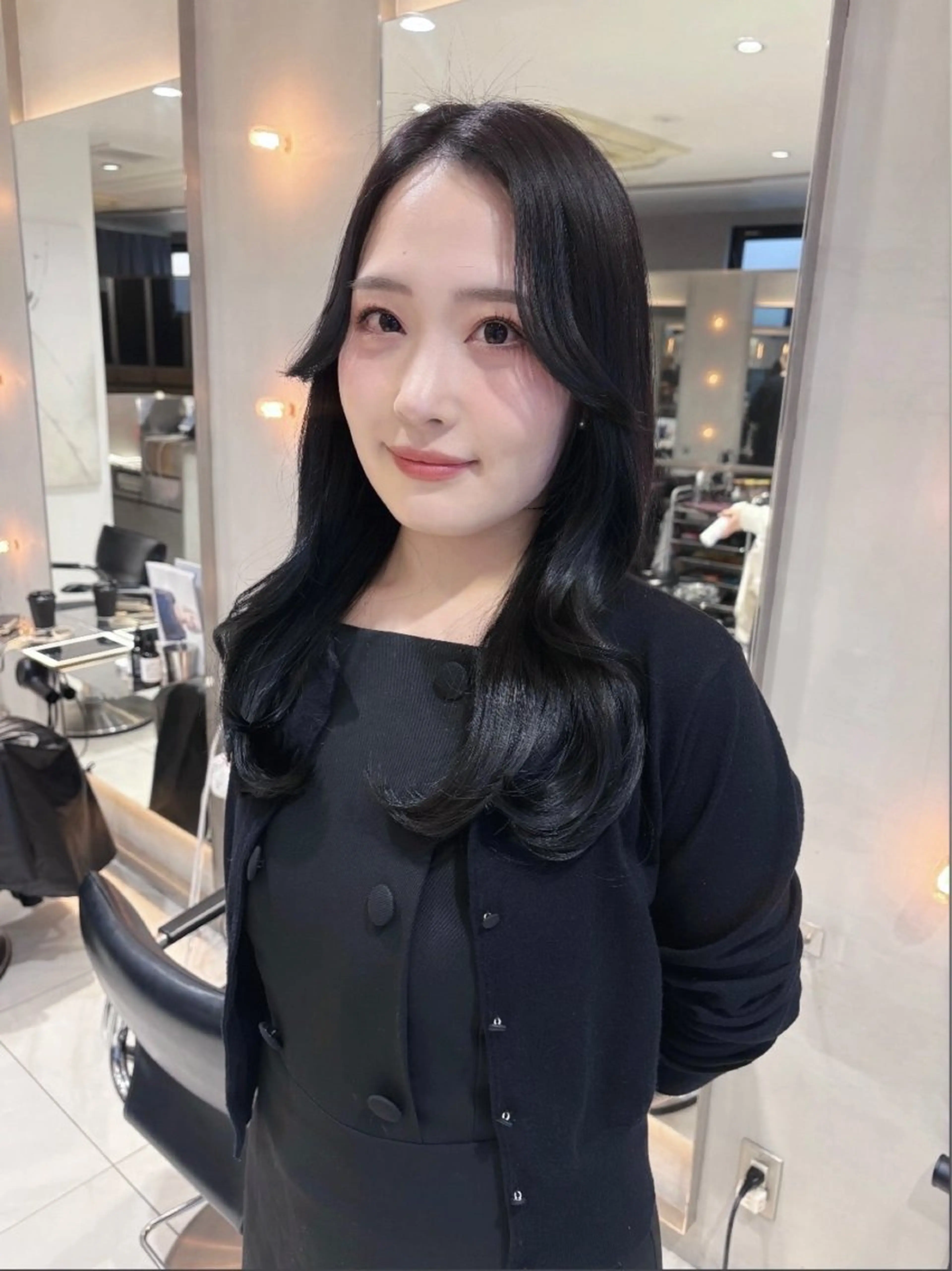 セミロング カラー くびれヘア くびれレイヤー レイヤーカット カット ヘアカラー ワンホン/韓国ヘア 🤍amiのヘアスタイル