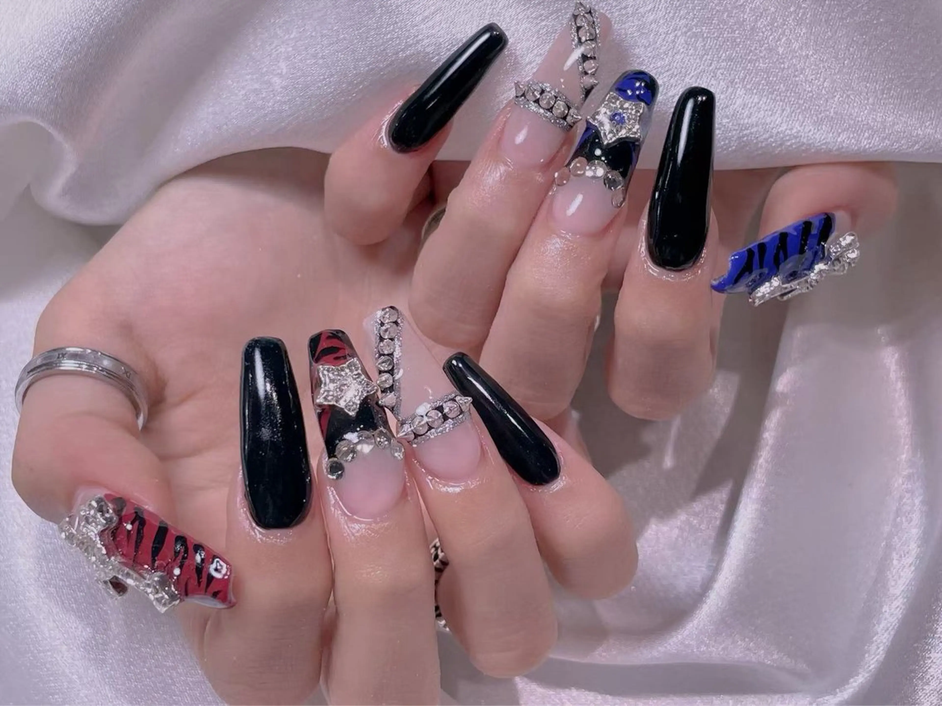 ネイル 長さ出し専門店 RIRIのネイルデザイン