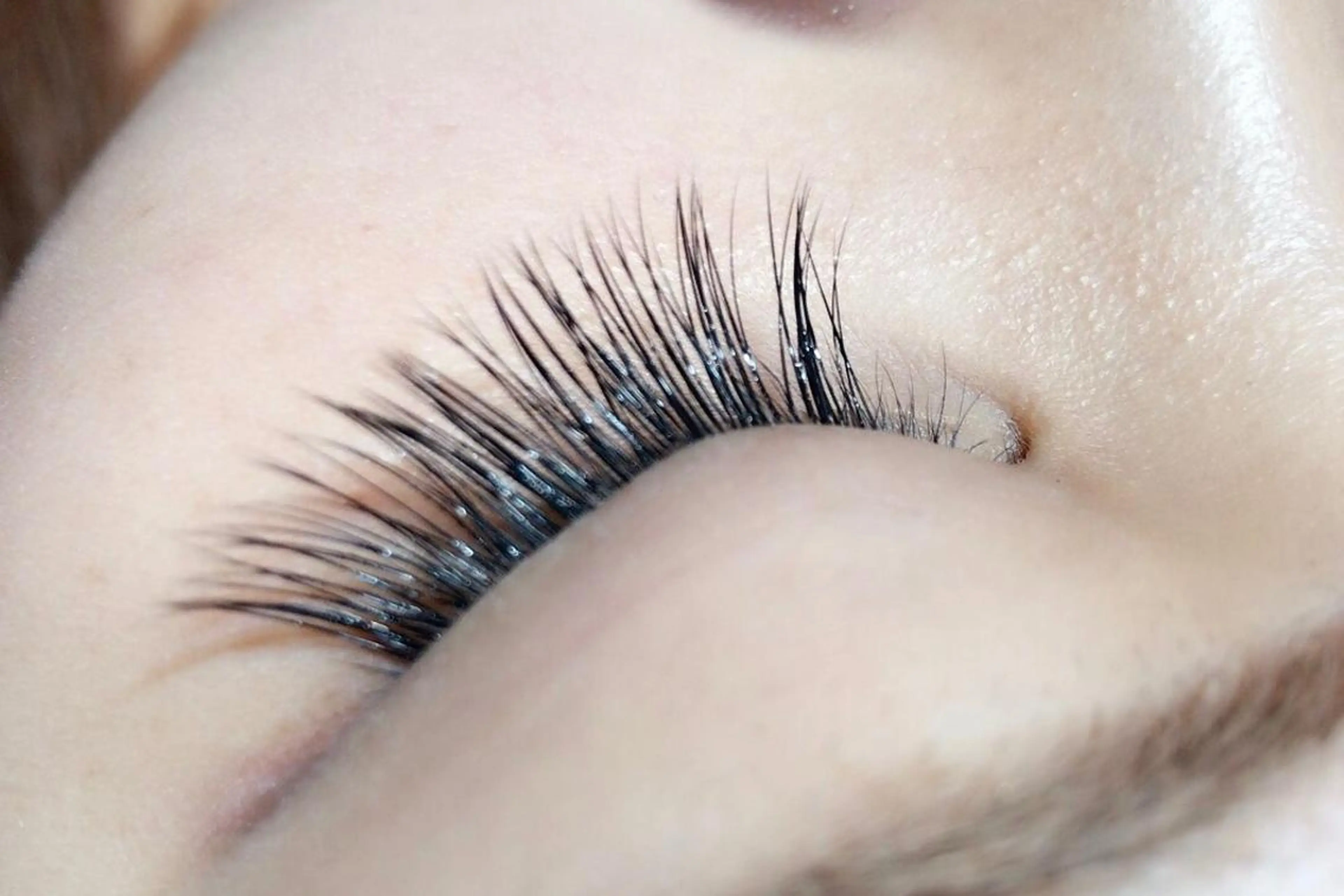 マツエク・マツパ Jカール 目尻長め UMEDA FIGAROのヘアスタイル