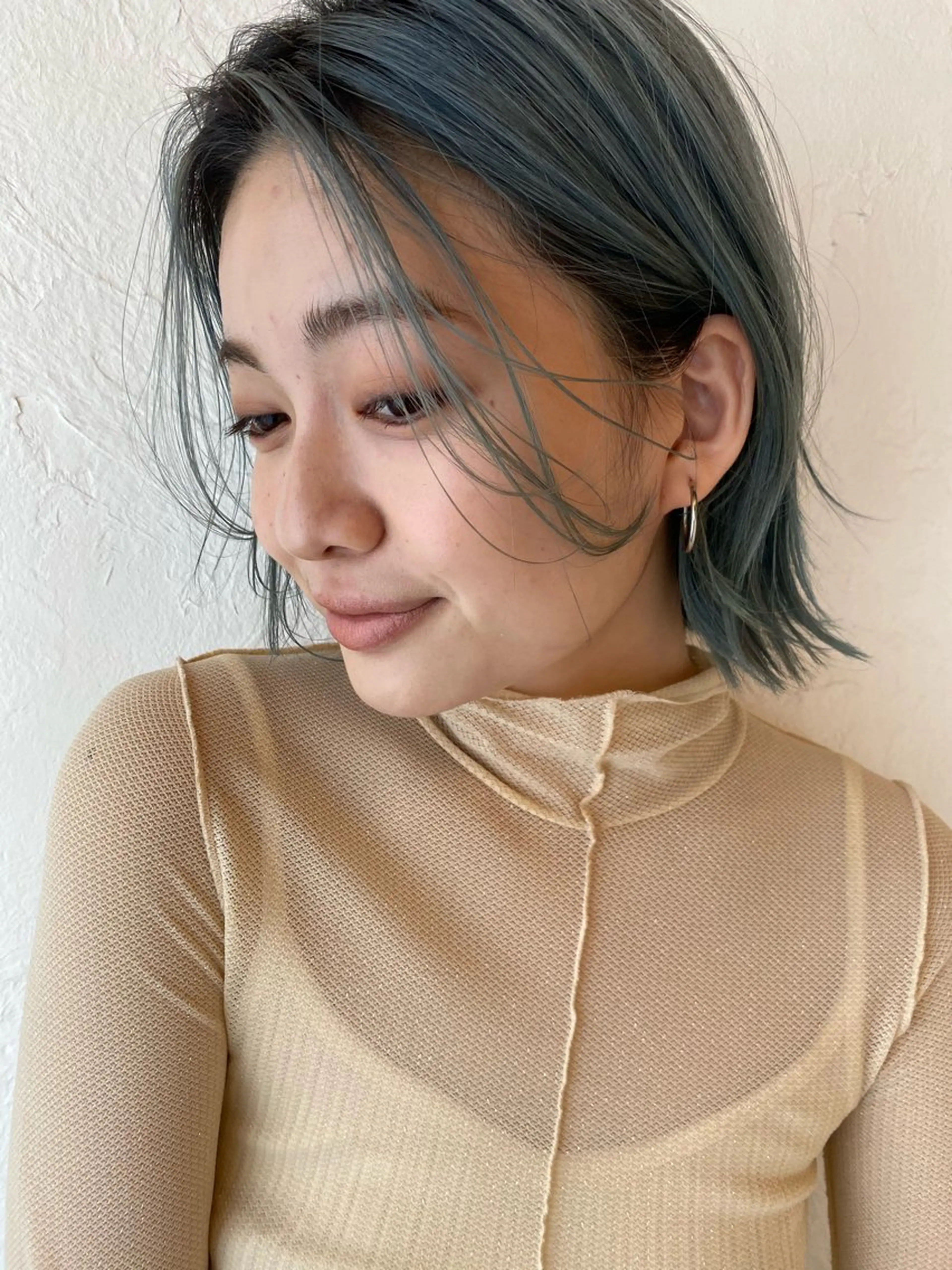 ミディアム 阪口 真由子のヘアスタイル