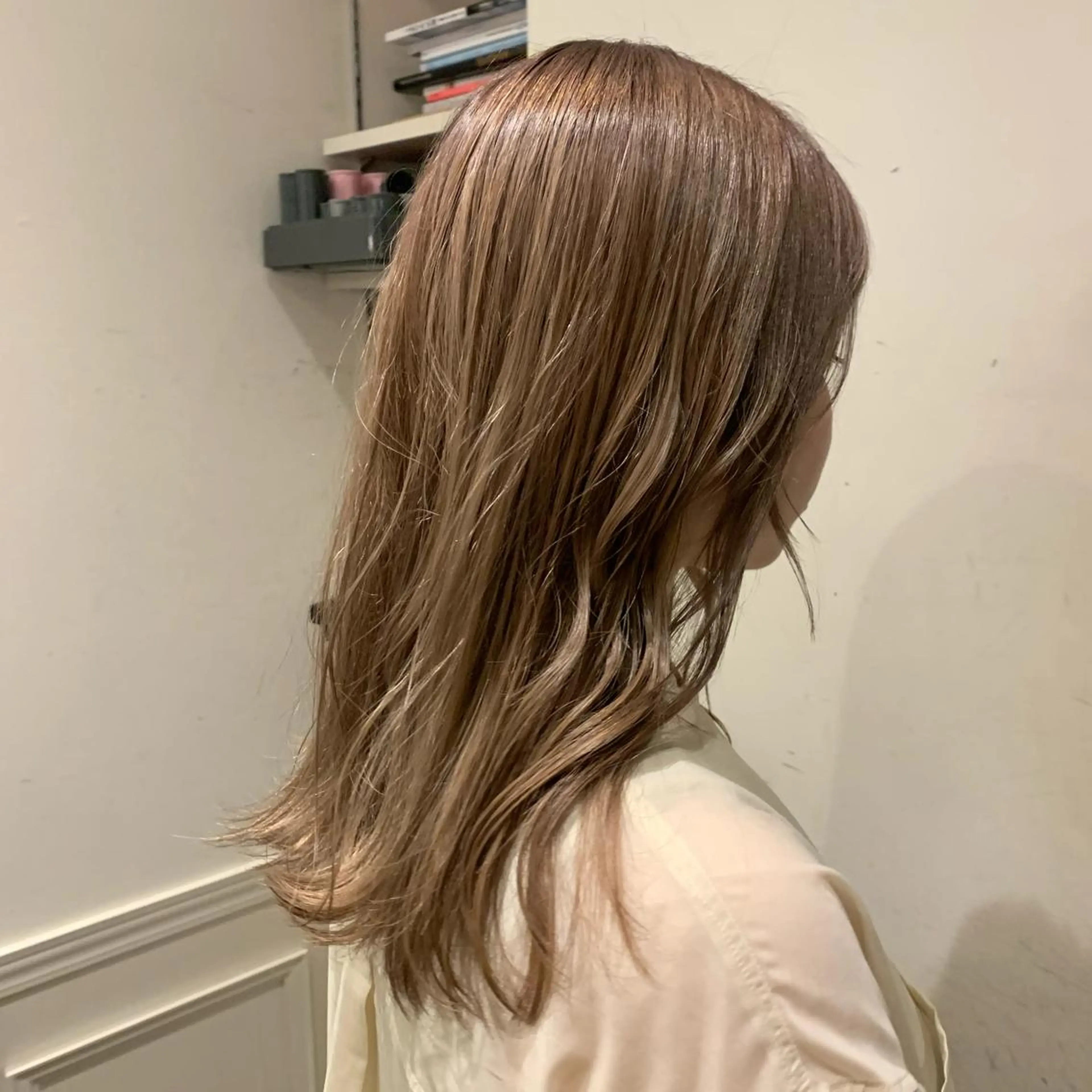 セミロング カラー 野村 百花のヘアスタイル