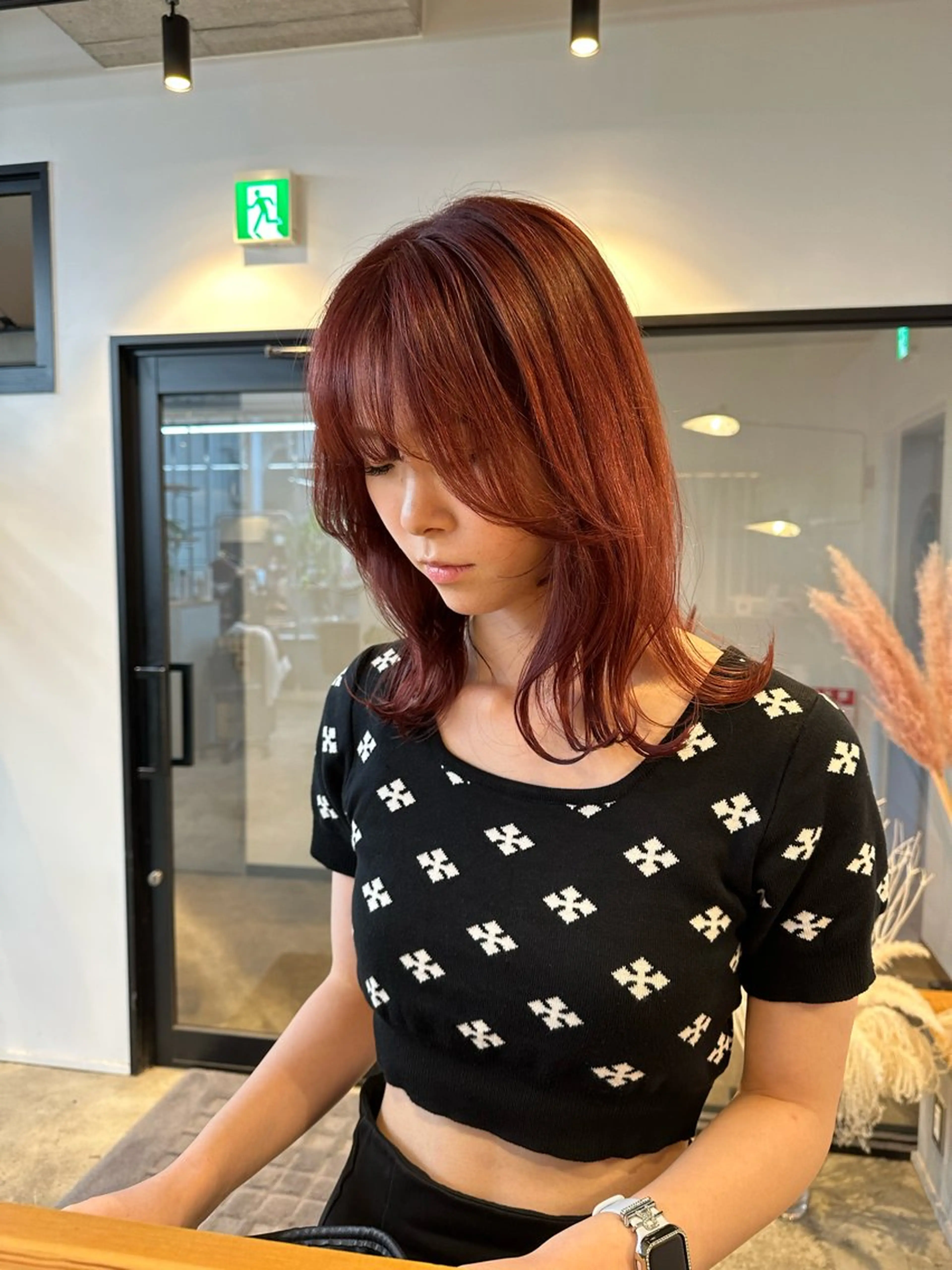 ミディアム カラー yuika .のヘアスタイル