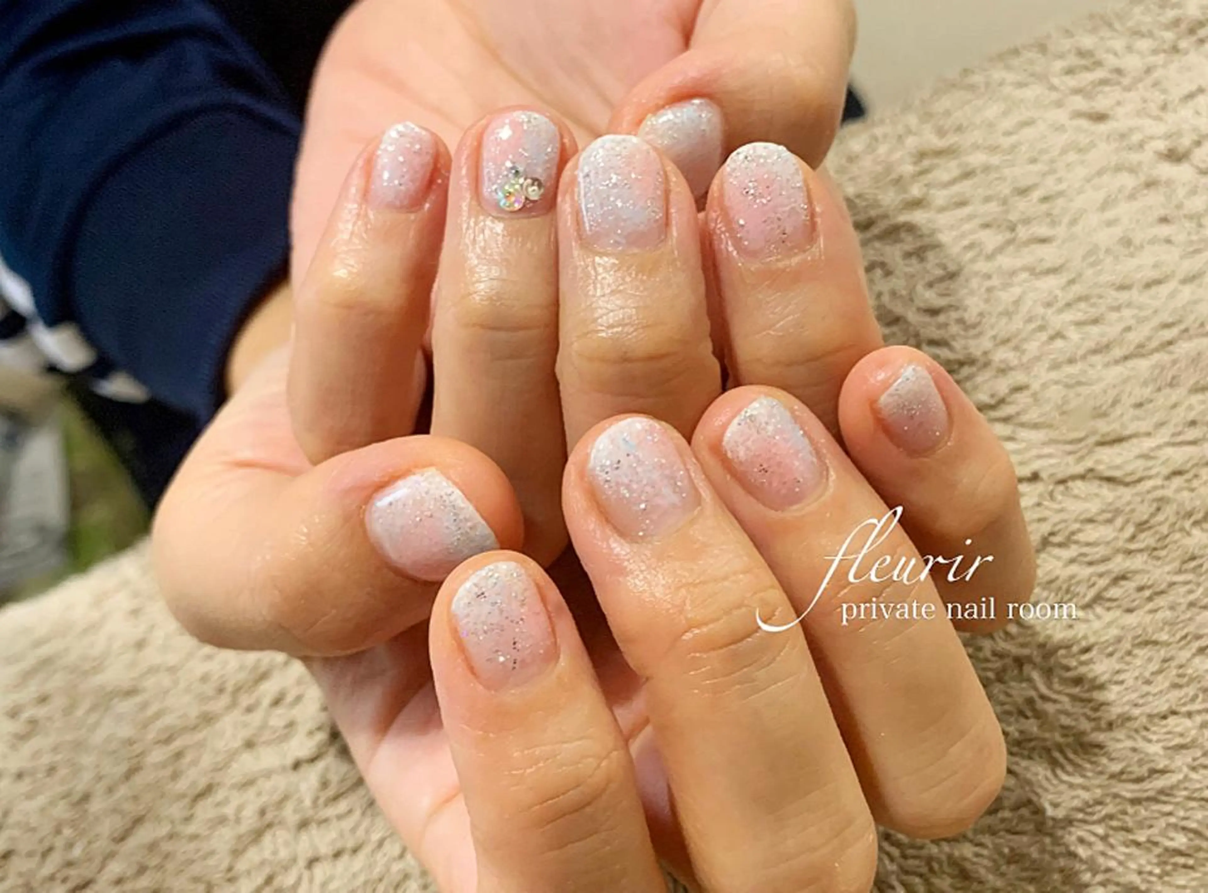 ネイル ラメ(グリッター) 水色 パステルネイル ピンク シルバー フルリール 【プライベートサロンのネイルデザイン