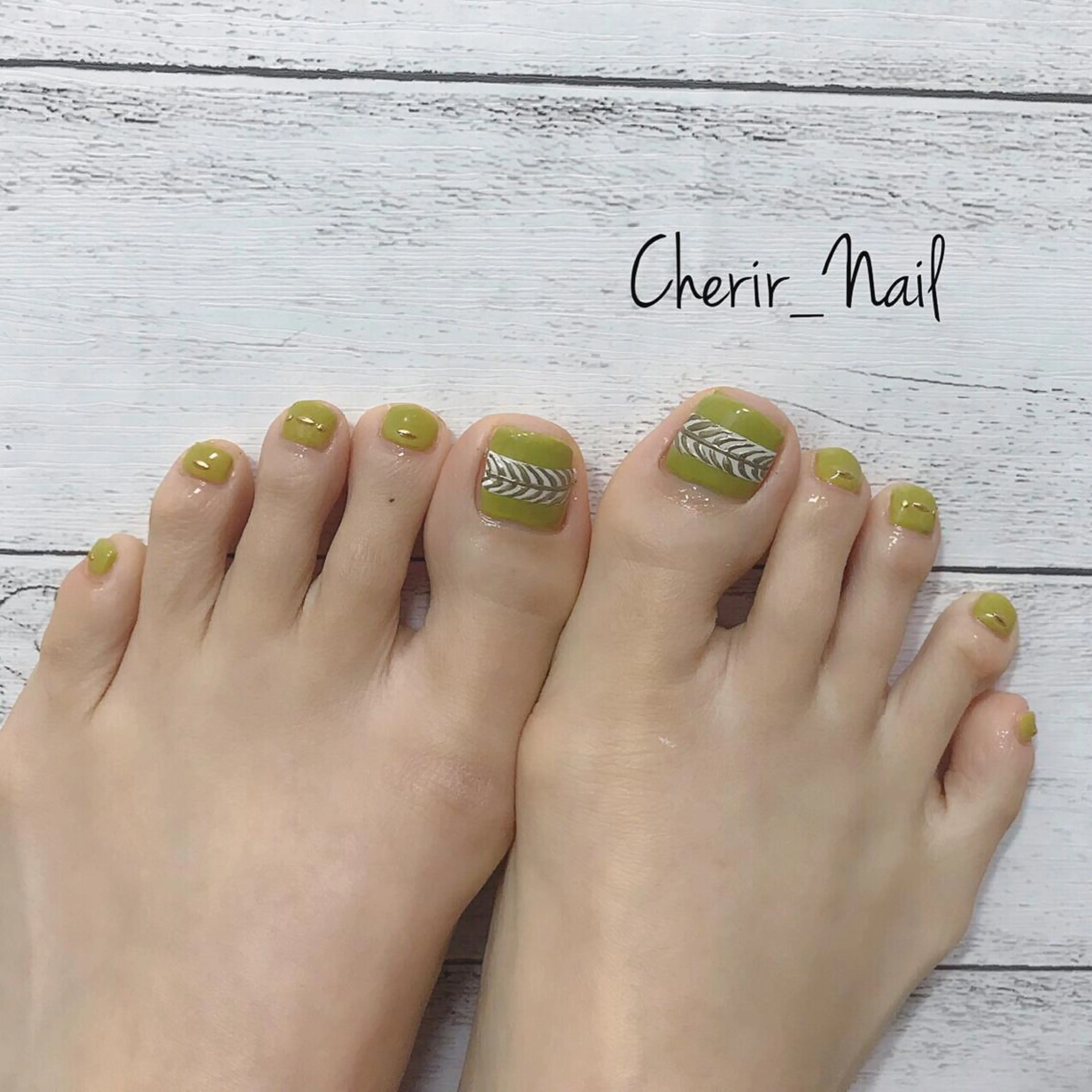 ネイル アートネイル カジュアル グリーン シンプルネイル Cherirnail kaoriのネイルデザイン