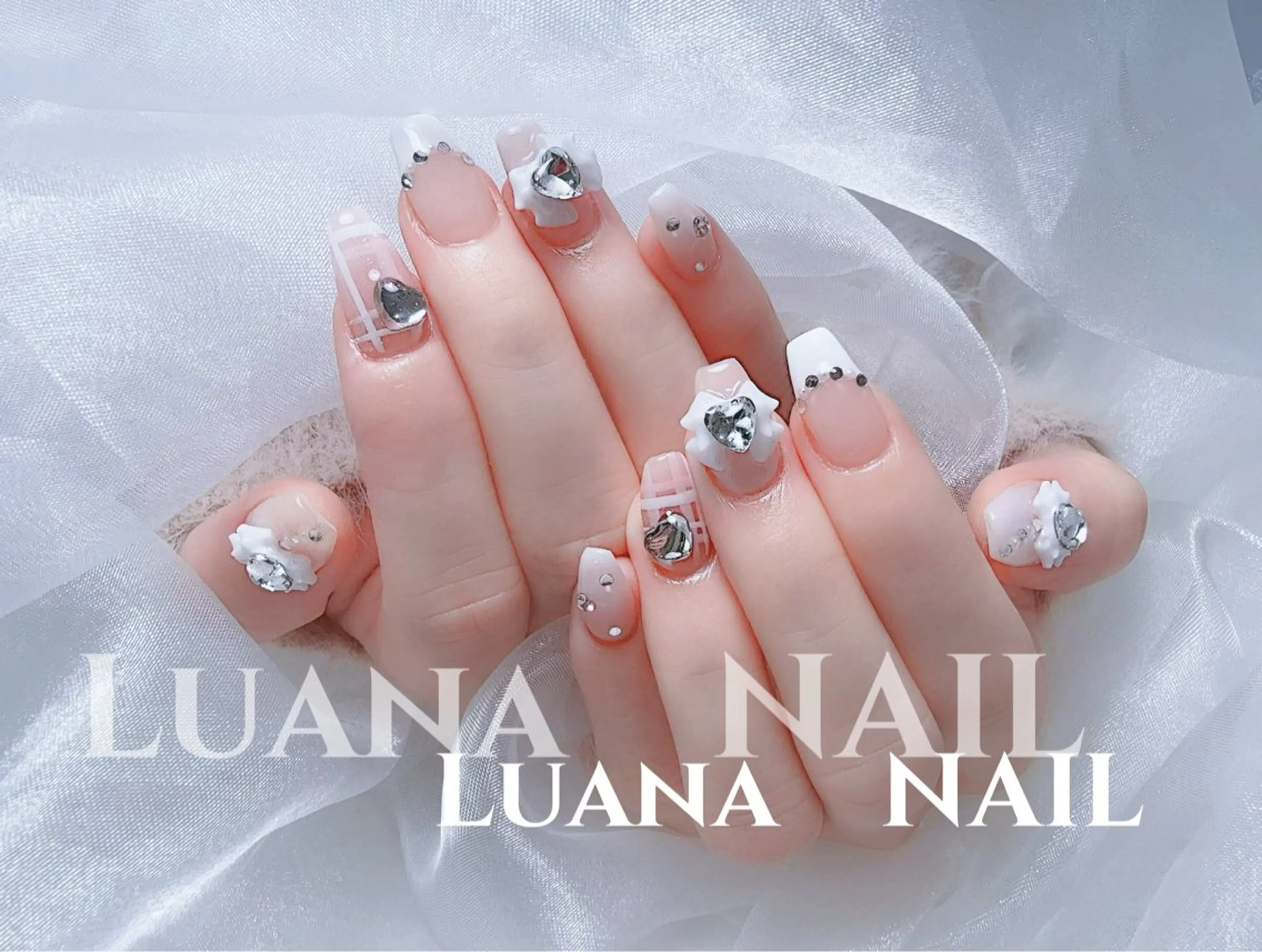 ネイル フラッシュネイル フレンチネイル 韓国ネイル マグネットネイル ミラーネイル ハンドネイル ルアナネイル サロンのネイルデザイン