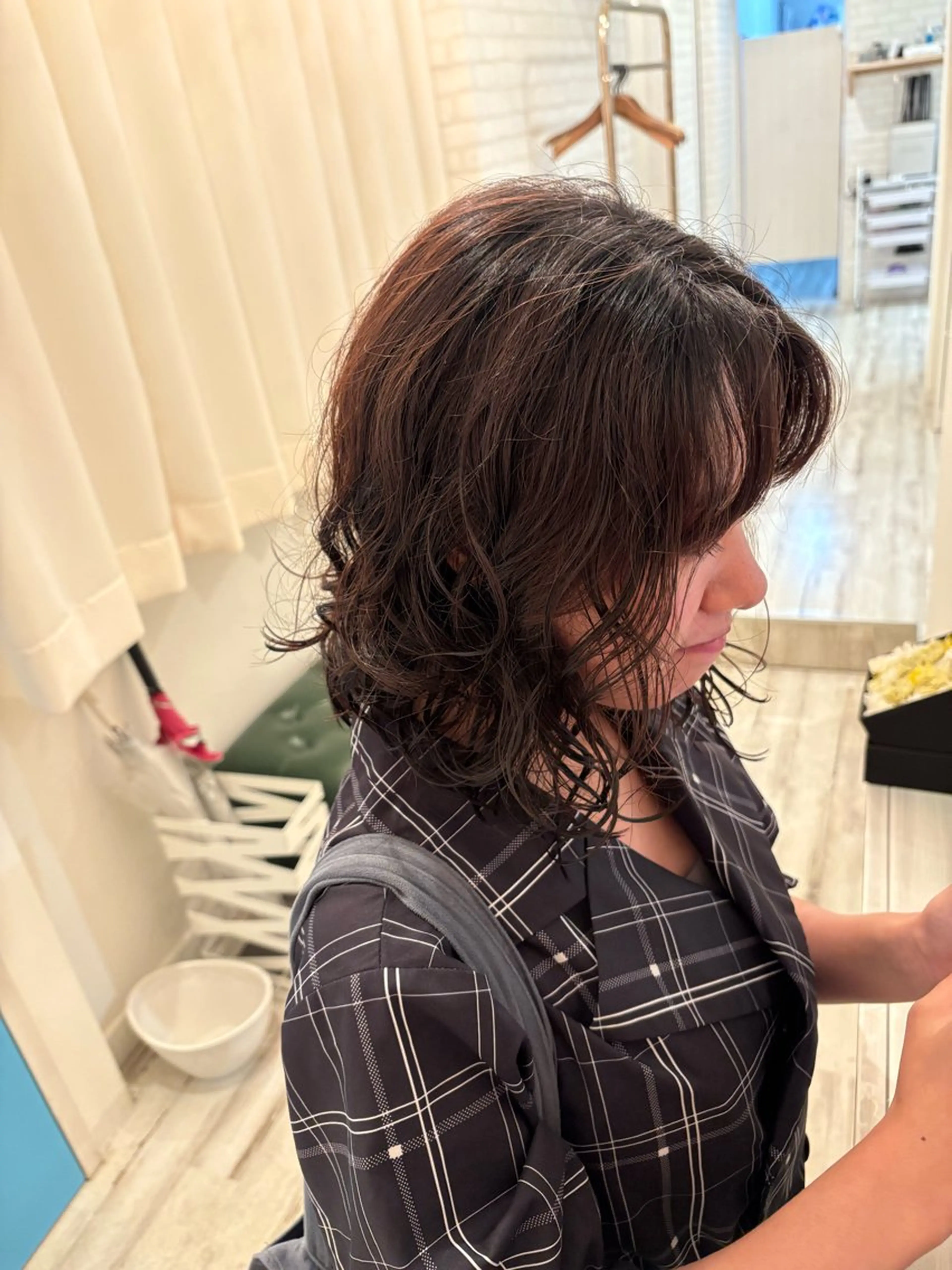 ミディアム パーマ ミディアムパーマ 縮毛矯正 デジタルパーマ レイヤー/透明感 HIRARIのヘアスタイル