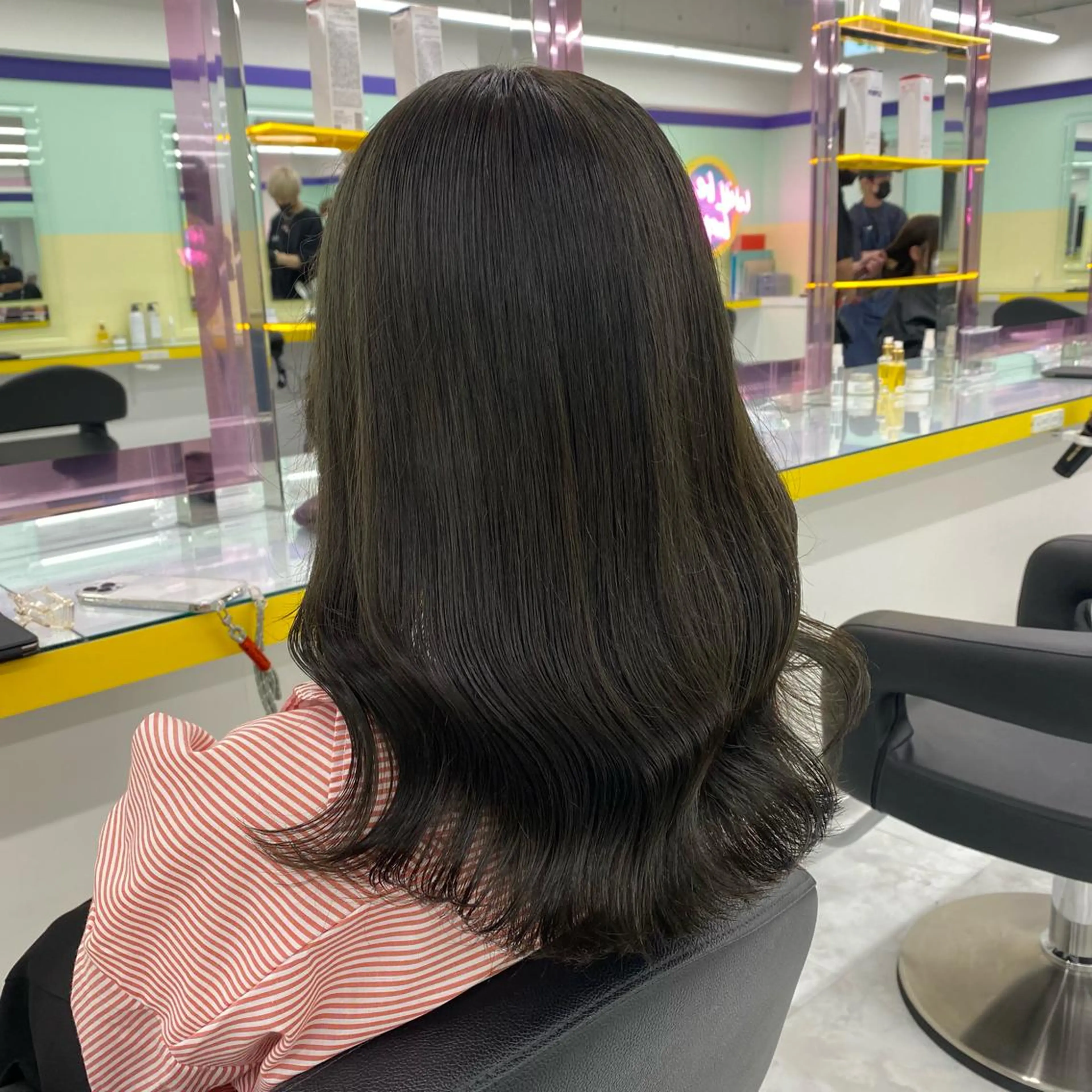 セミロング カラー ヘアアレンジ ヘアカラー トリートメント mai🍑暖色カラー /レイヤー💖のヘアスタイル