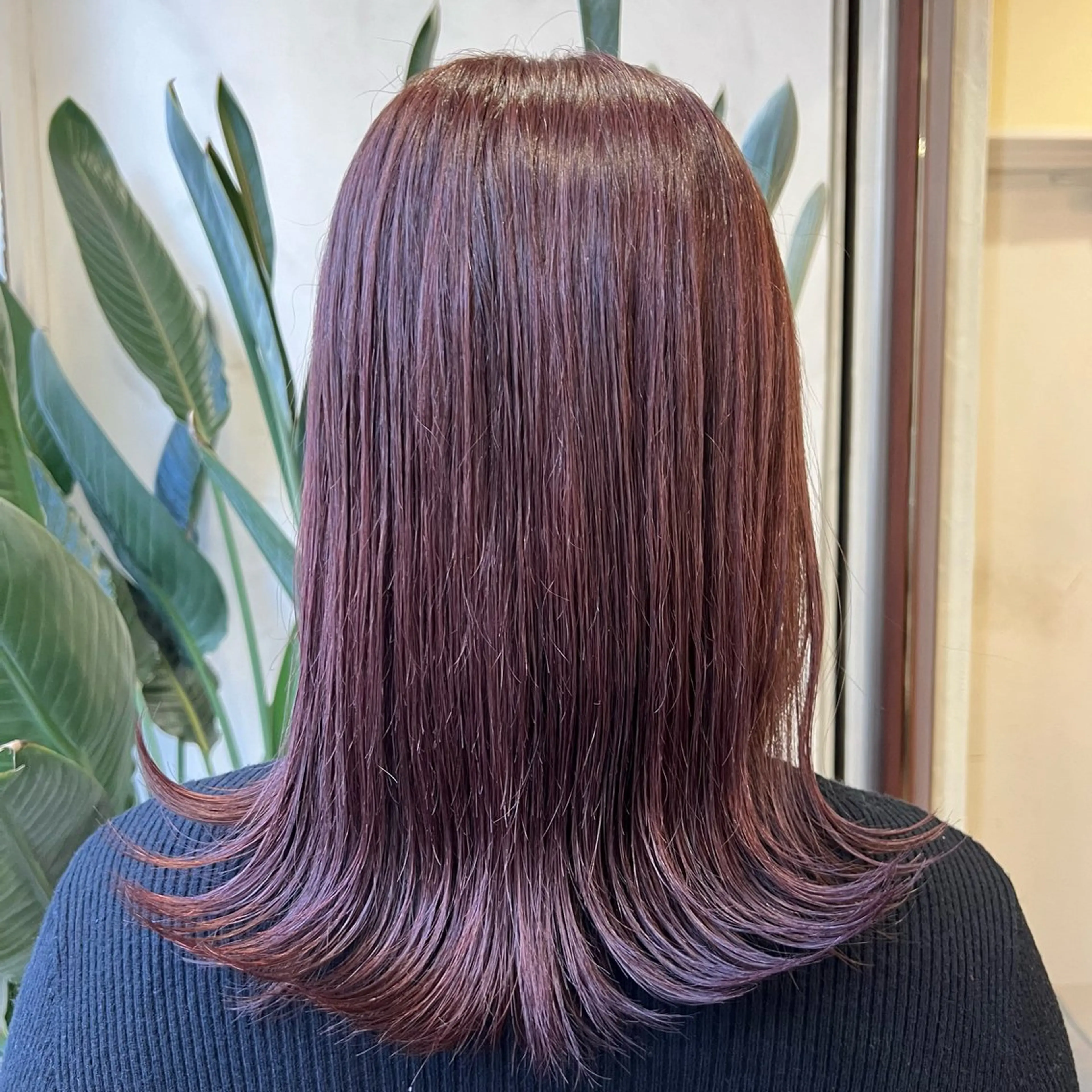 セミロング カラー ヘアカラー トリートメント ヘッドスパ ブリーチカラー🦖 岡部木乃夏のヘアスタイル