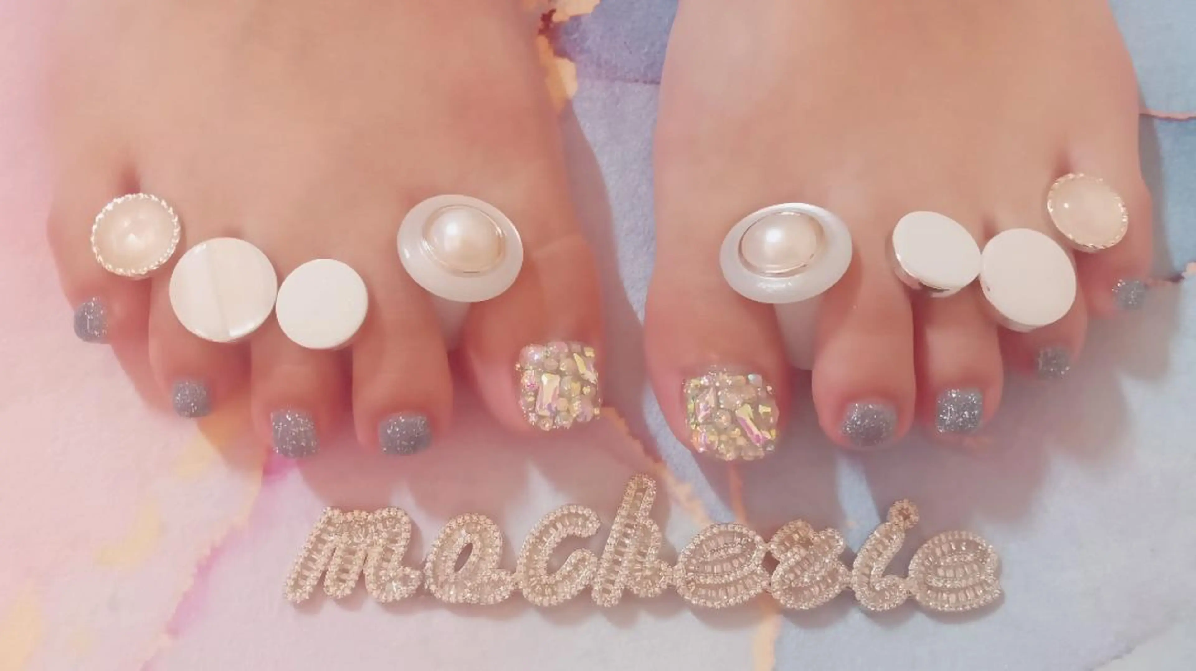 フットバス付き🛁𓈒 𓂂𓏸親指2本アートの写真