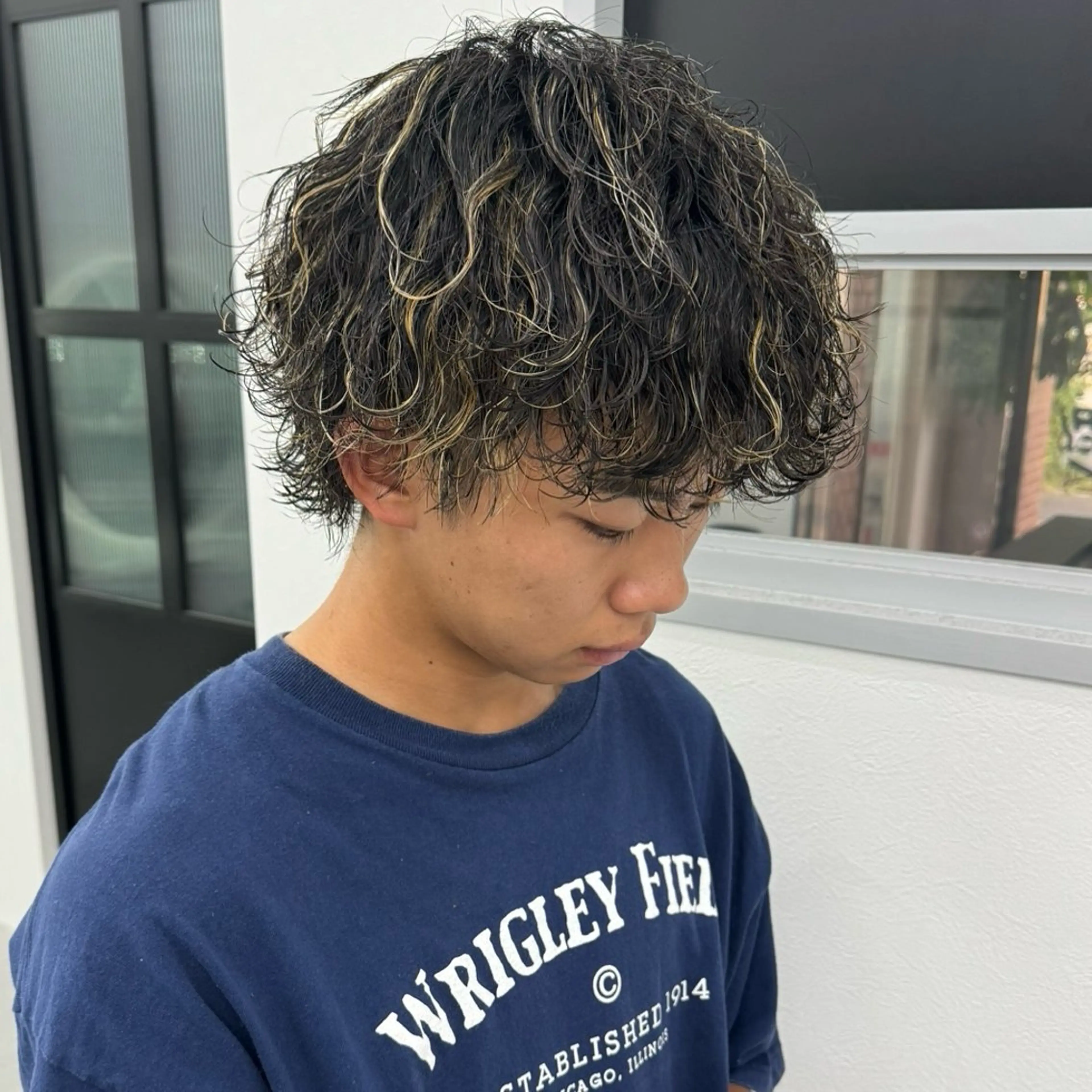 ミディアム カラー パーマ メンズ カット ヘアカラー パーマ トリートメント 🔥札幌No.1🥇 パーマ特化美容師🔥のヘアスタイル