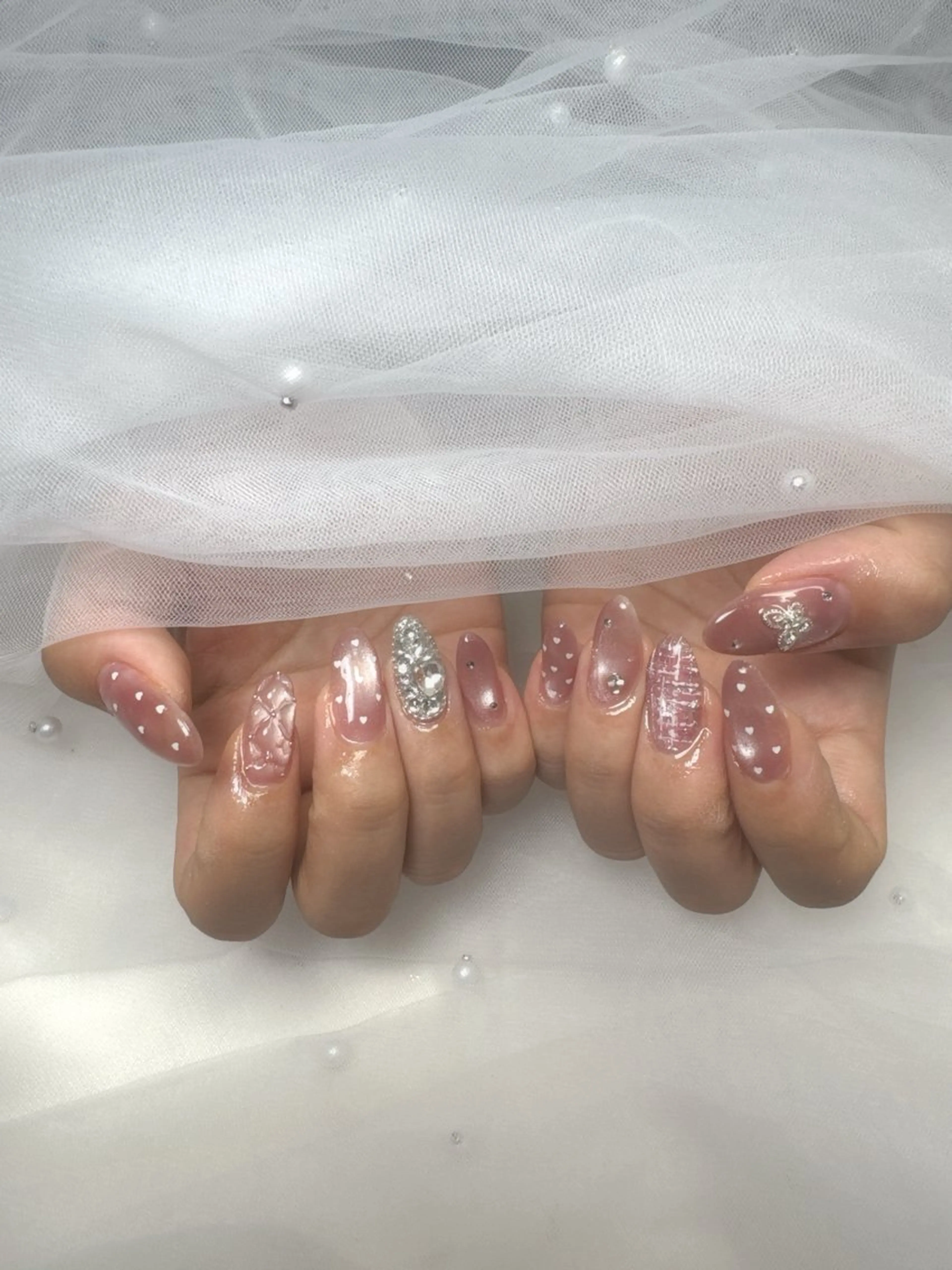 ネイル チークネイル フレンチネイル ジェルネイル ガラスフレンチ ハート ハンドネイル Queeens nailのネイルデザイン