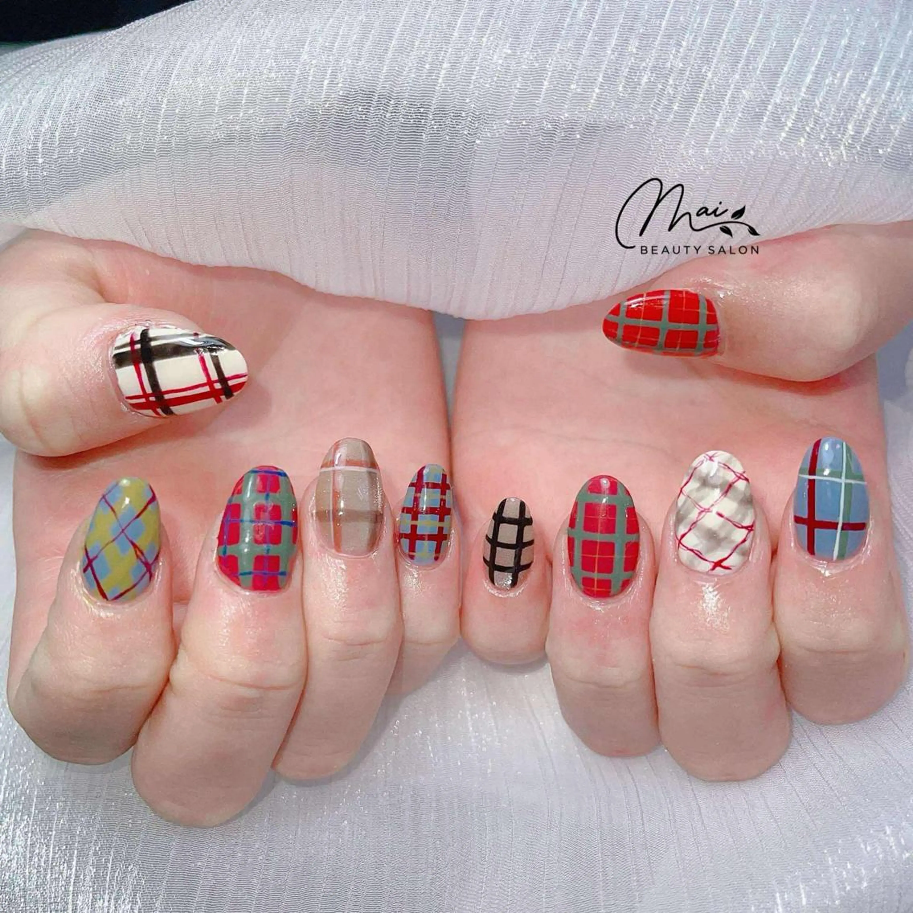 ネイル オーロラネイル 長さ出し フラッシュネイル フレンチネイル ジェルネイル MaiBeauty Niのネイルデザイン