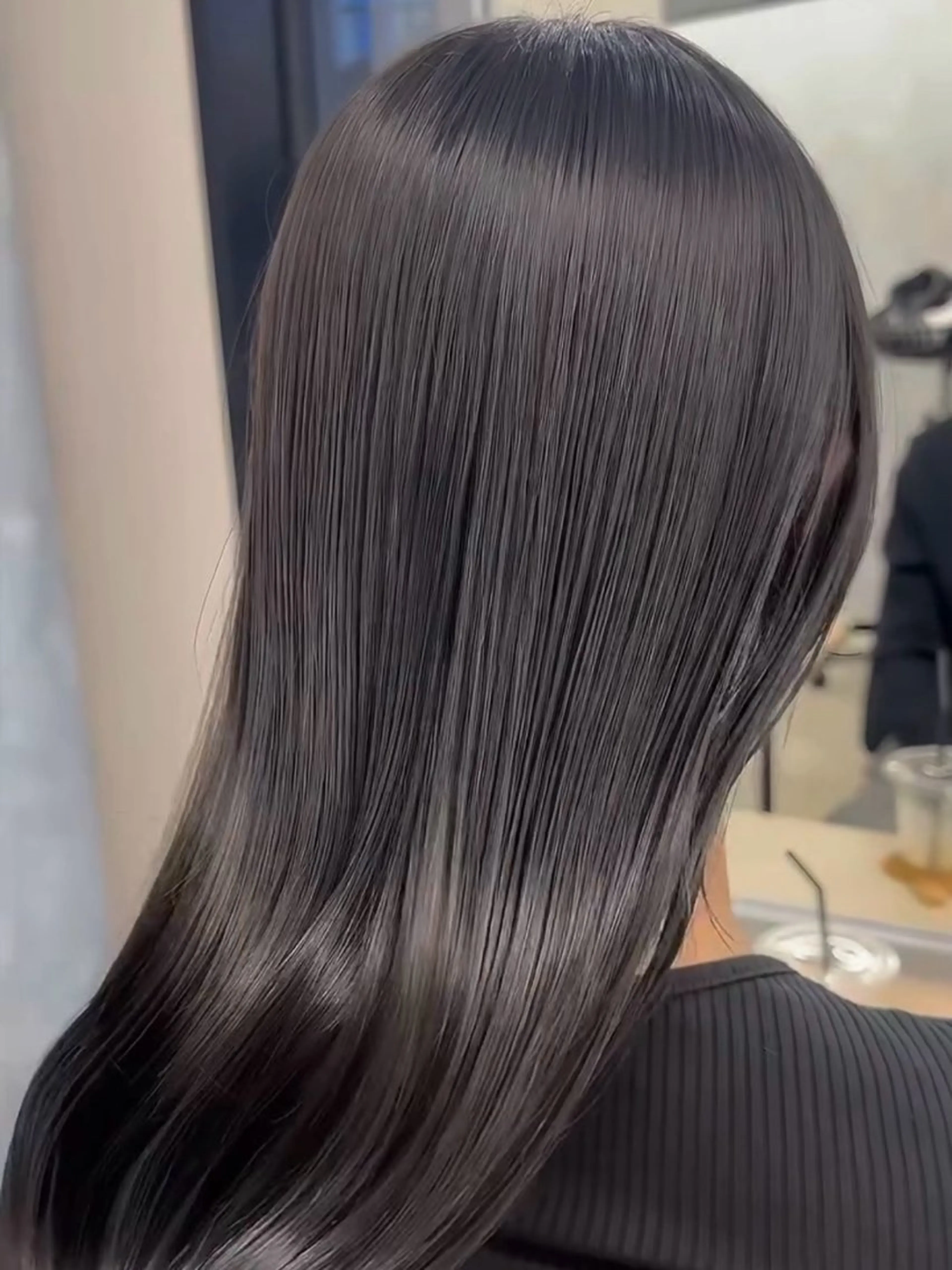 セミロング カラー ブリーチ ブリーチなしカラー 髪質改善 レイヤーカット 縮毛矯正 【博多髪質改善】 吉村　清志のヘアスタイル