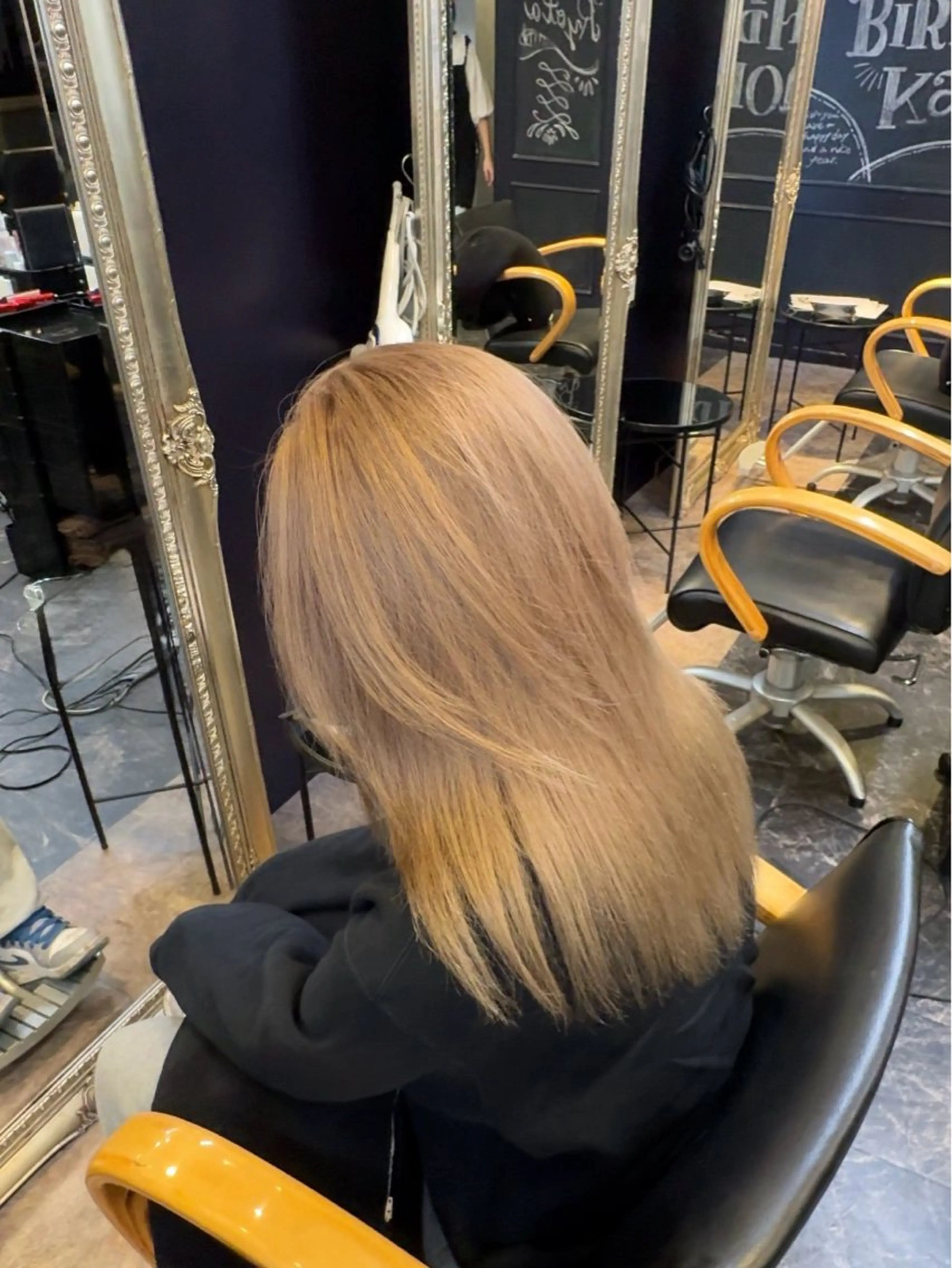 セミロング カラー ベージュカラー ブリーチ ミルクティーベージュ ヘアカラー 店長 ハイトーン× 髪質改善/舘野 涼太のヘアスタイル