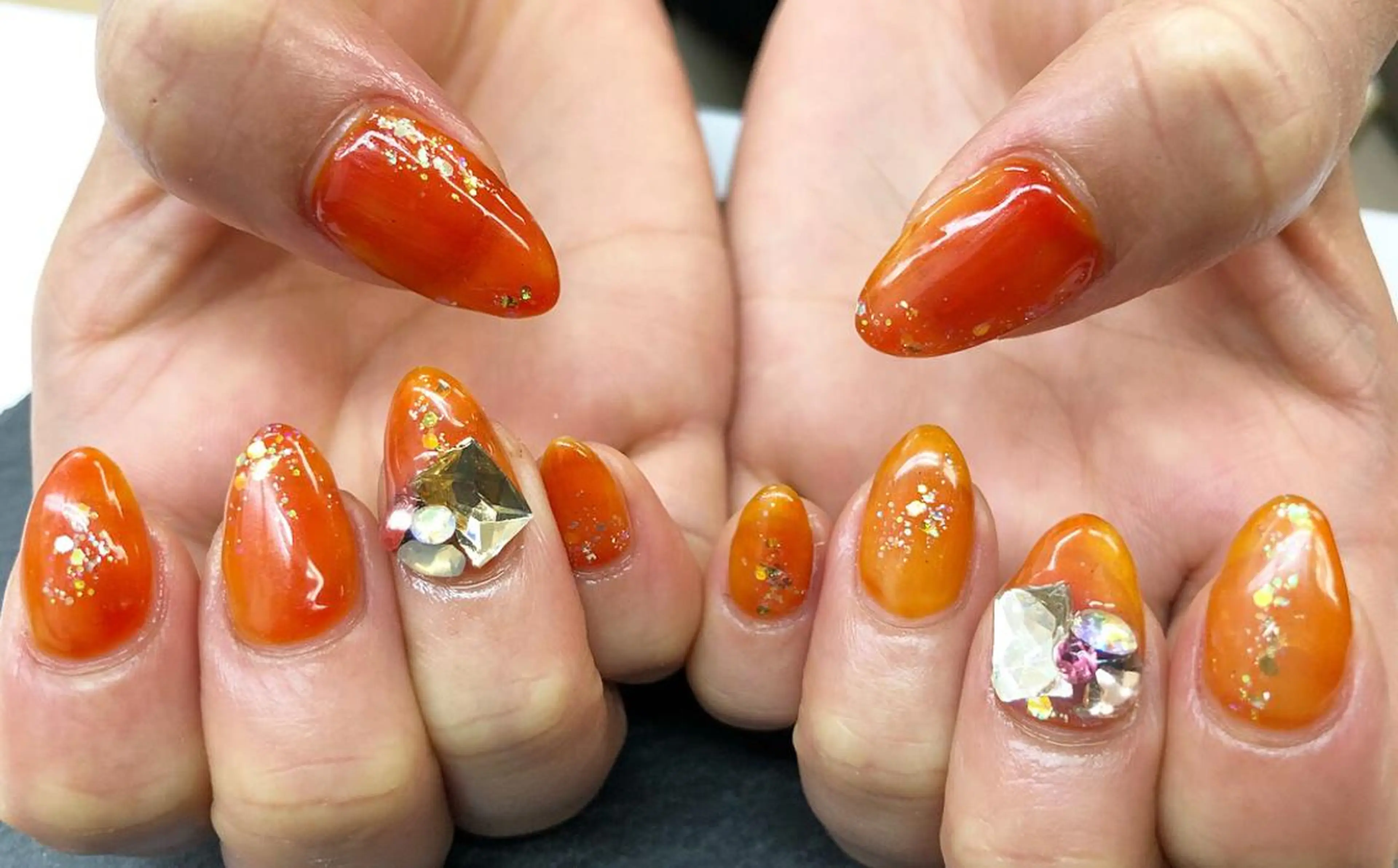 ネイル マツエク・マツパ カラーマツエク オレンジ esNail&eye イーズネイル＆アイのネイルデザイン