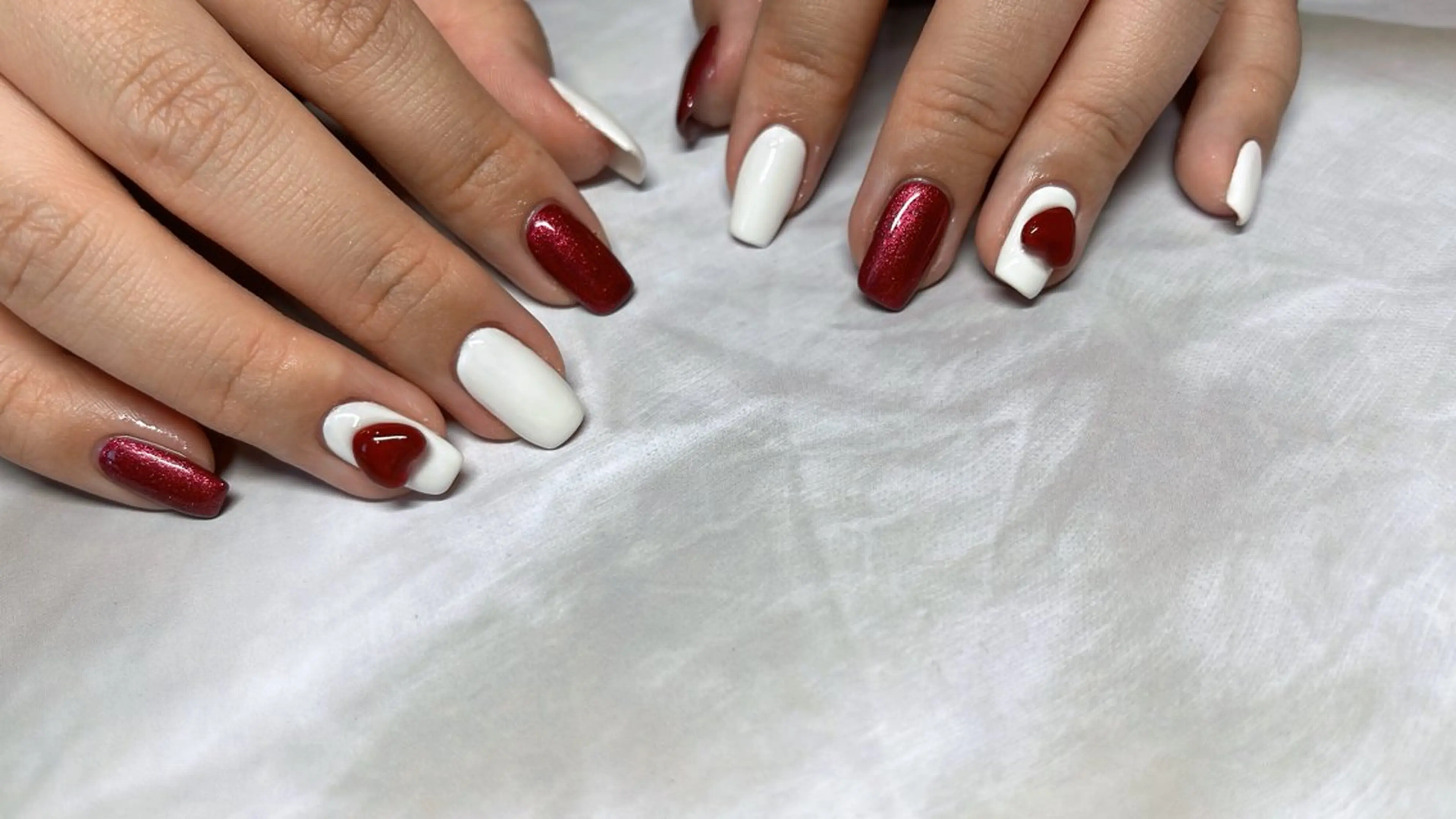 ネイル 持ち込み バレンタイン Collection Nailsaronのネイルデザイン