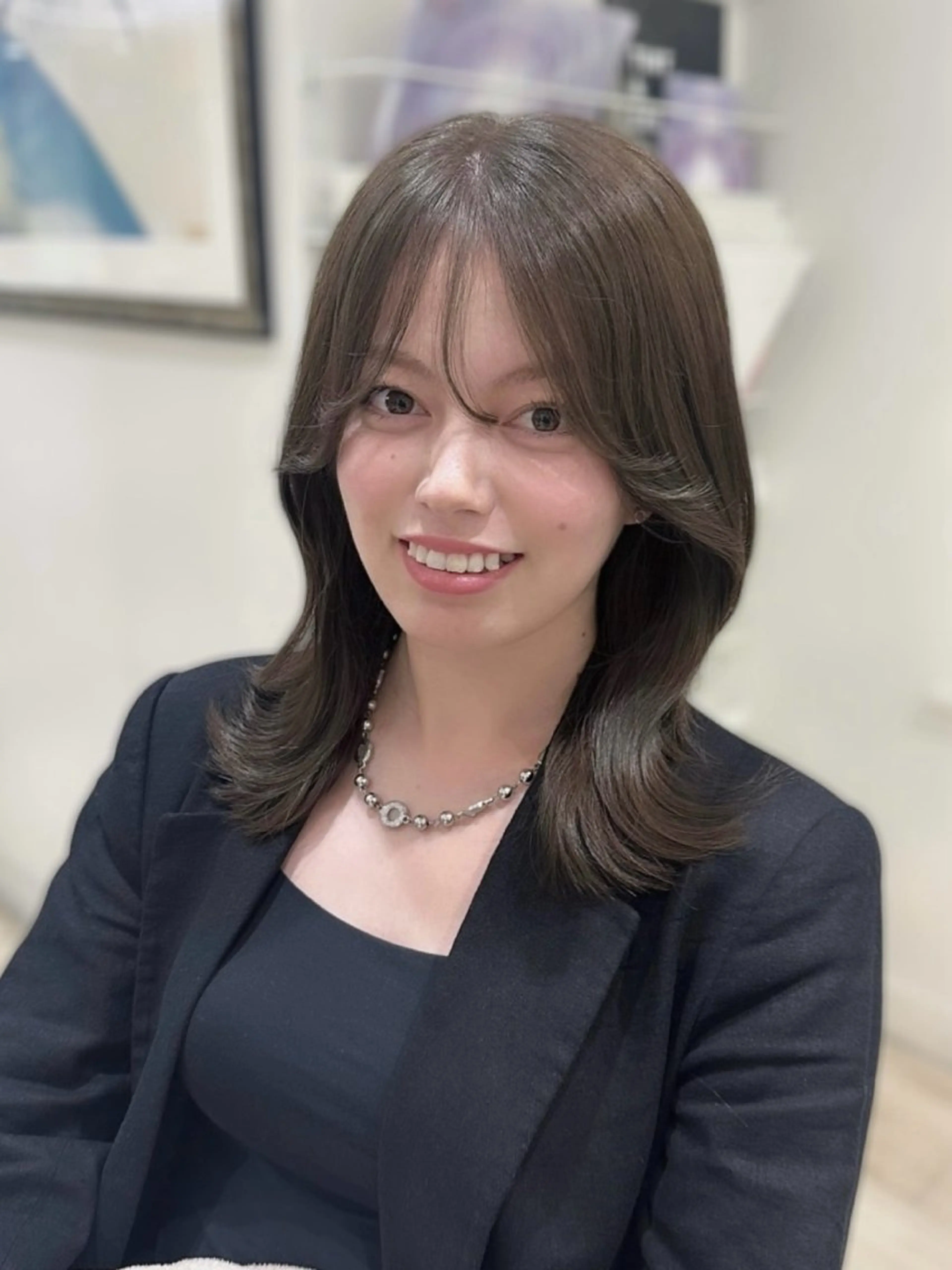 ミディアム カラー ミディアムレイヤー アッシュ ベージュカラー くびれヘア レイヤーカット カット ヘアカラー トリートメント 💎レイヤー.ツヤ髪 /AYAKI💎のヘアスタイル