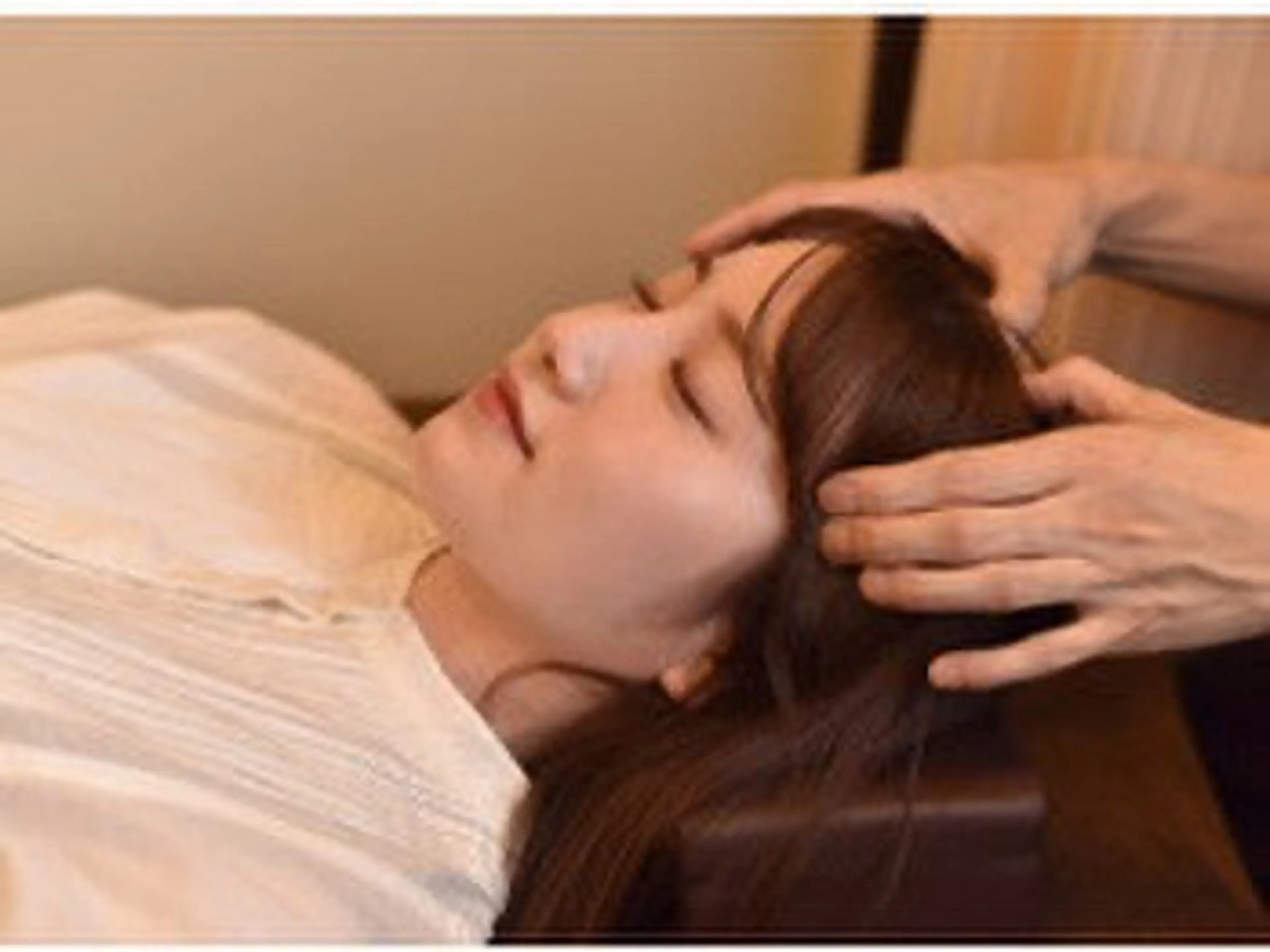 目元パッチリ！フェイスラインスッキリ！奇跡の小顔矯正の写真