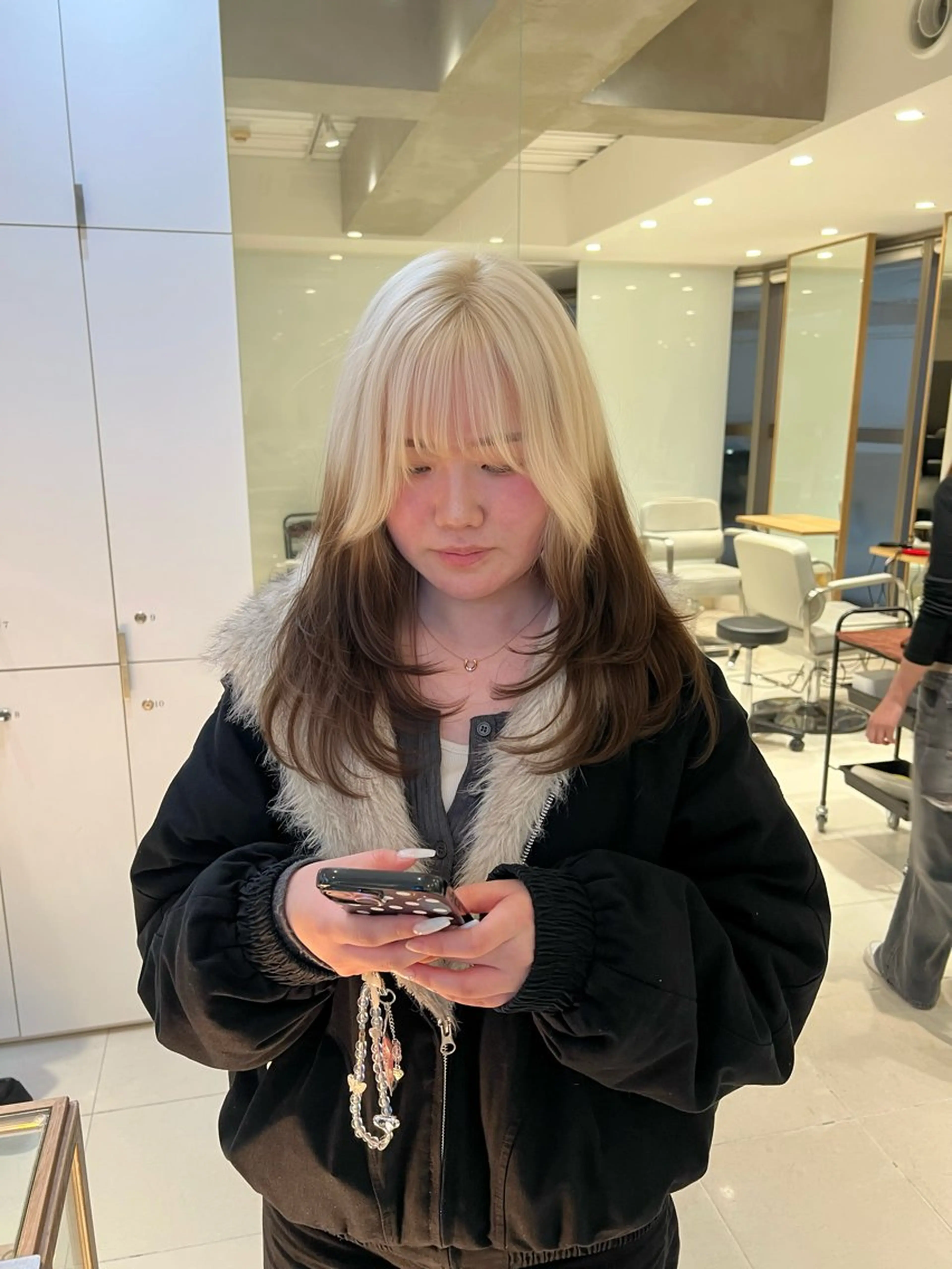 ミディアム カラー 🫧艶ダブルカラー ブリーチ🫧トモヤのヘアスタイル