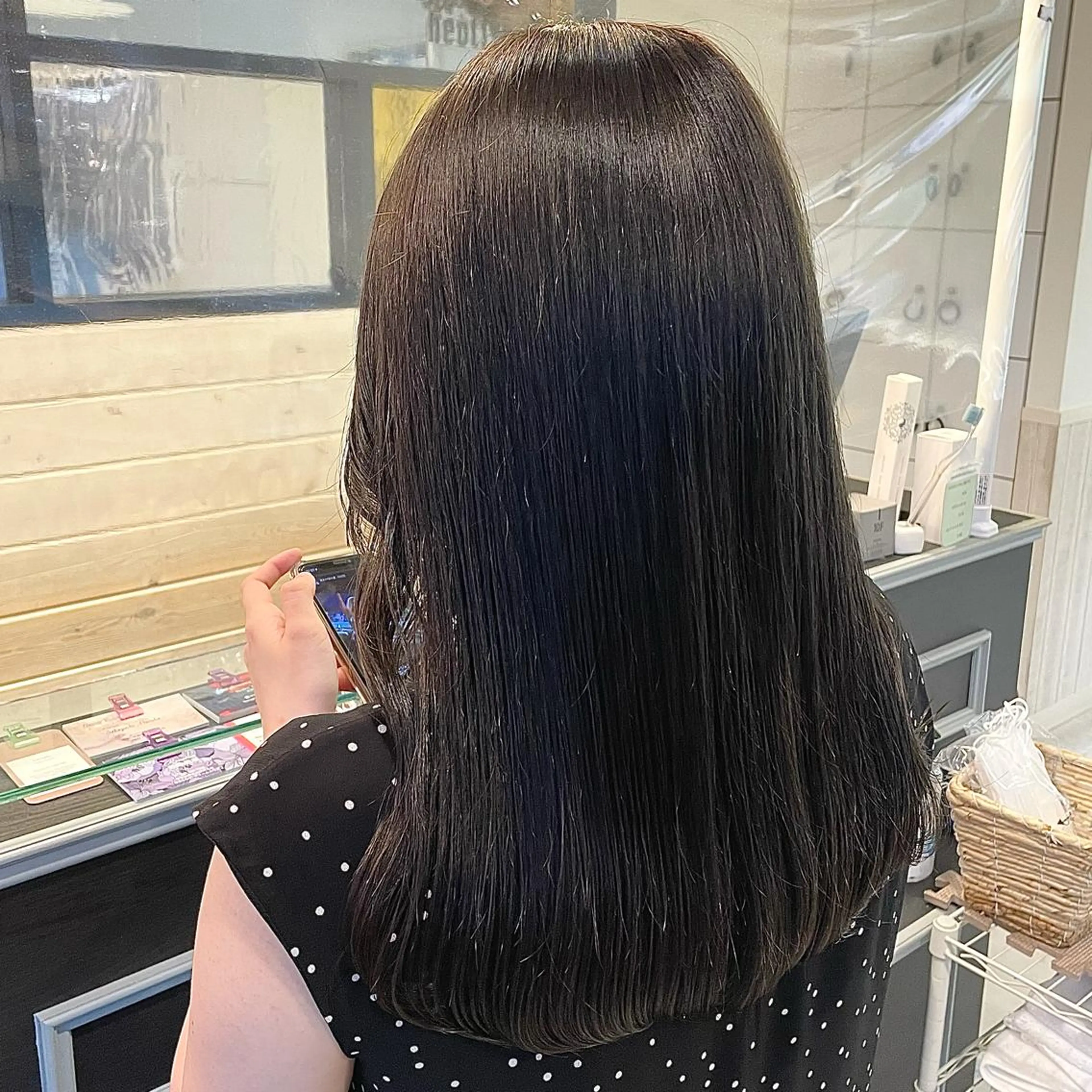 セミロング カラー スナコザワ レナのヘアスタイル