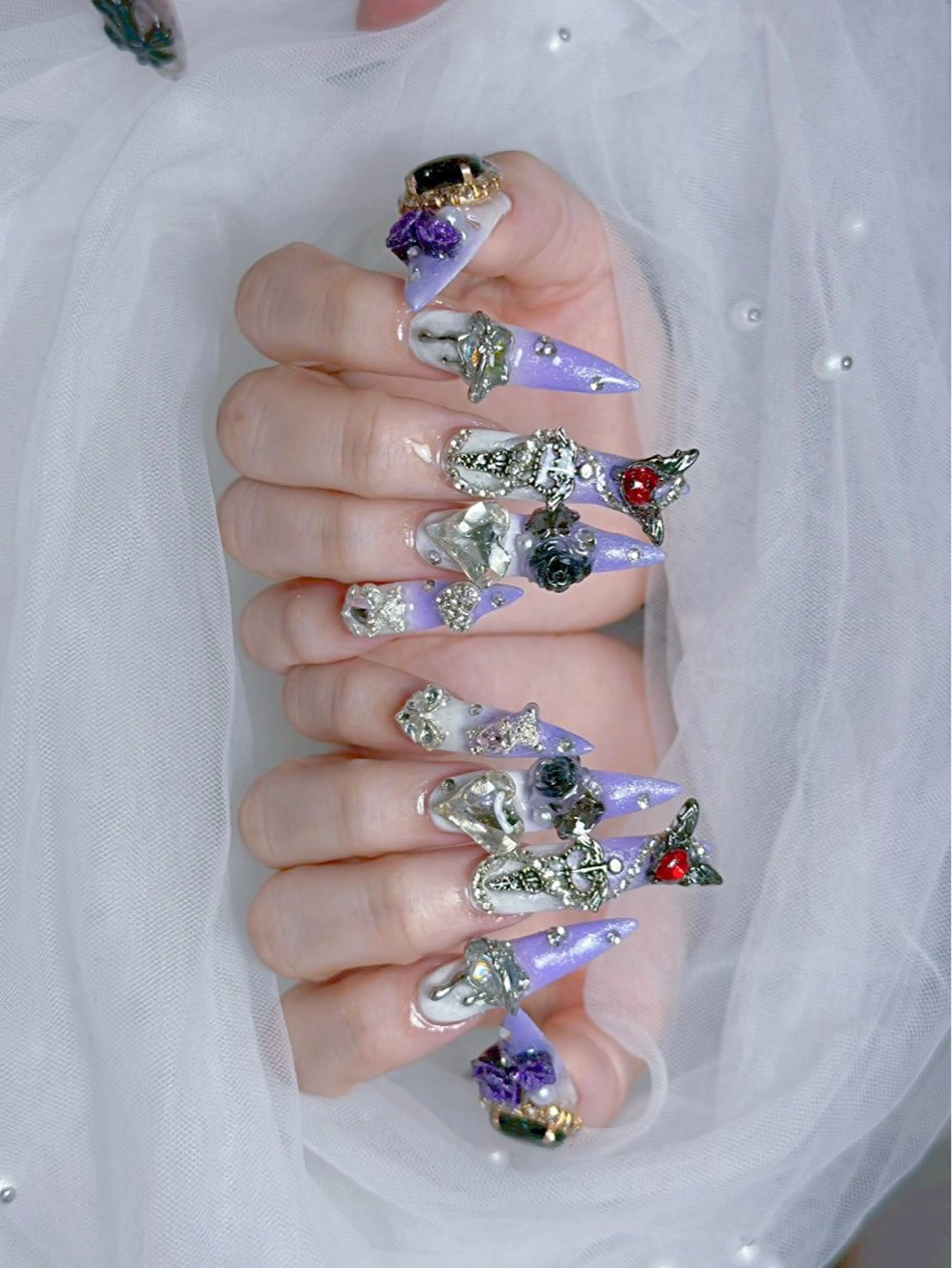 ネイル アートネイル オーロラネイル チークネイル 長さ出し フットネイル ハンドネイル ハンドケア Mio_ Noiranailのネイルデザイン