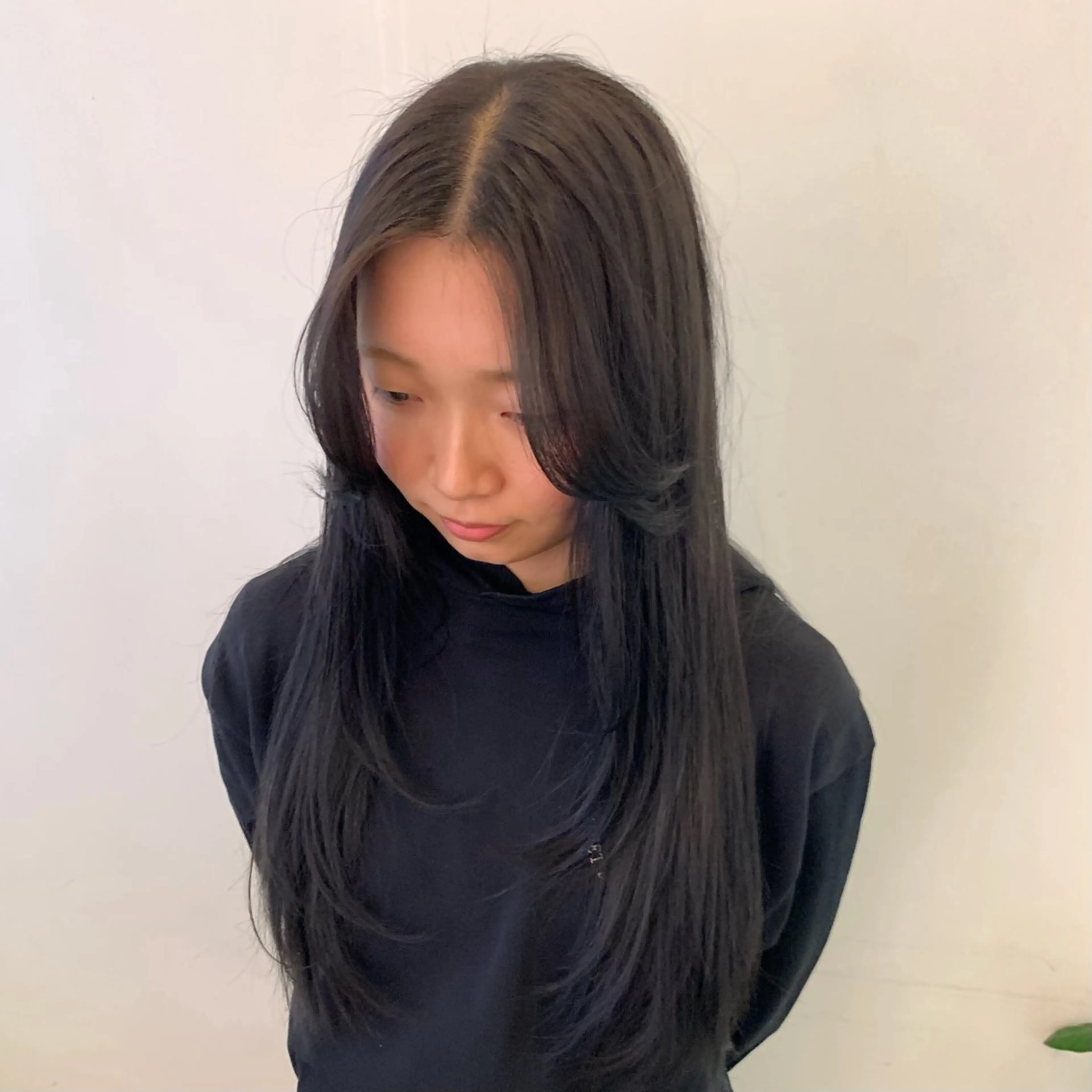 ロング カラー 黒髪 ナチュラルブラック MARIKA 透明感 / 透け感ヘア🪄のヘアスタイル