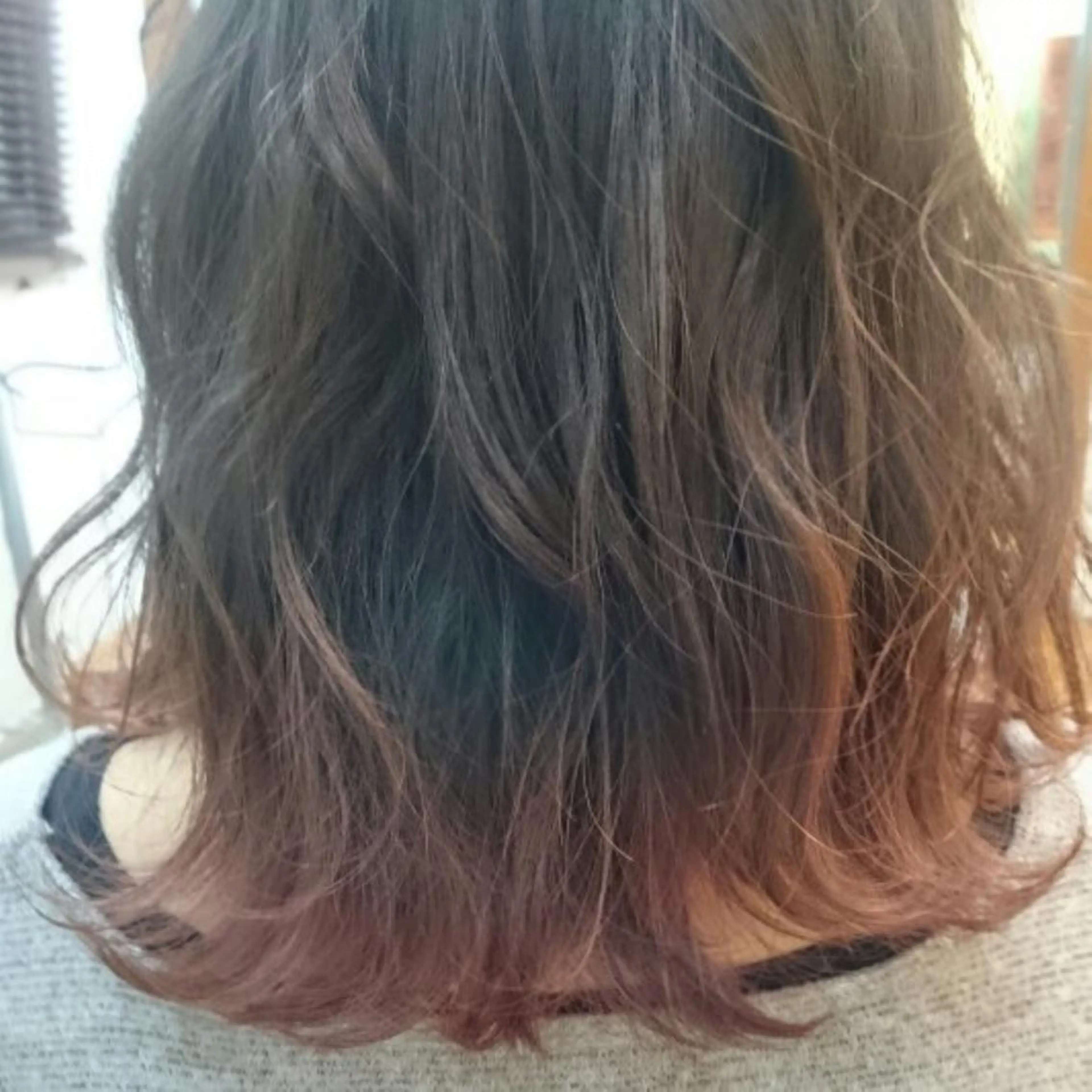 ミディアム カラー グラデーションカラー 外ハネヘア DIEGO 下北沢 Yamaの眉毛・アイブロウイメージ