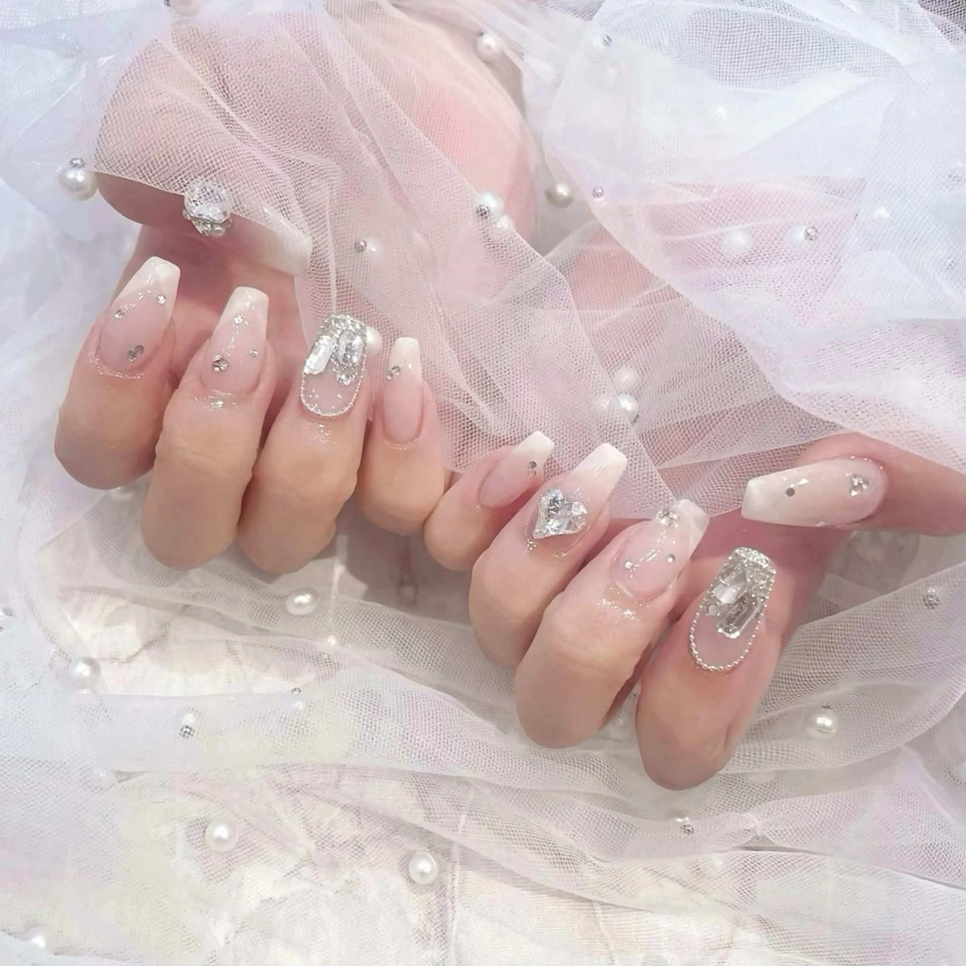 ネイル ハンドネイル Lee Nailsのネイルデザイン