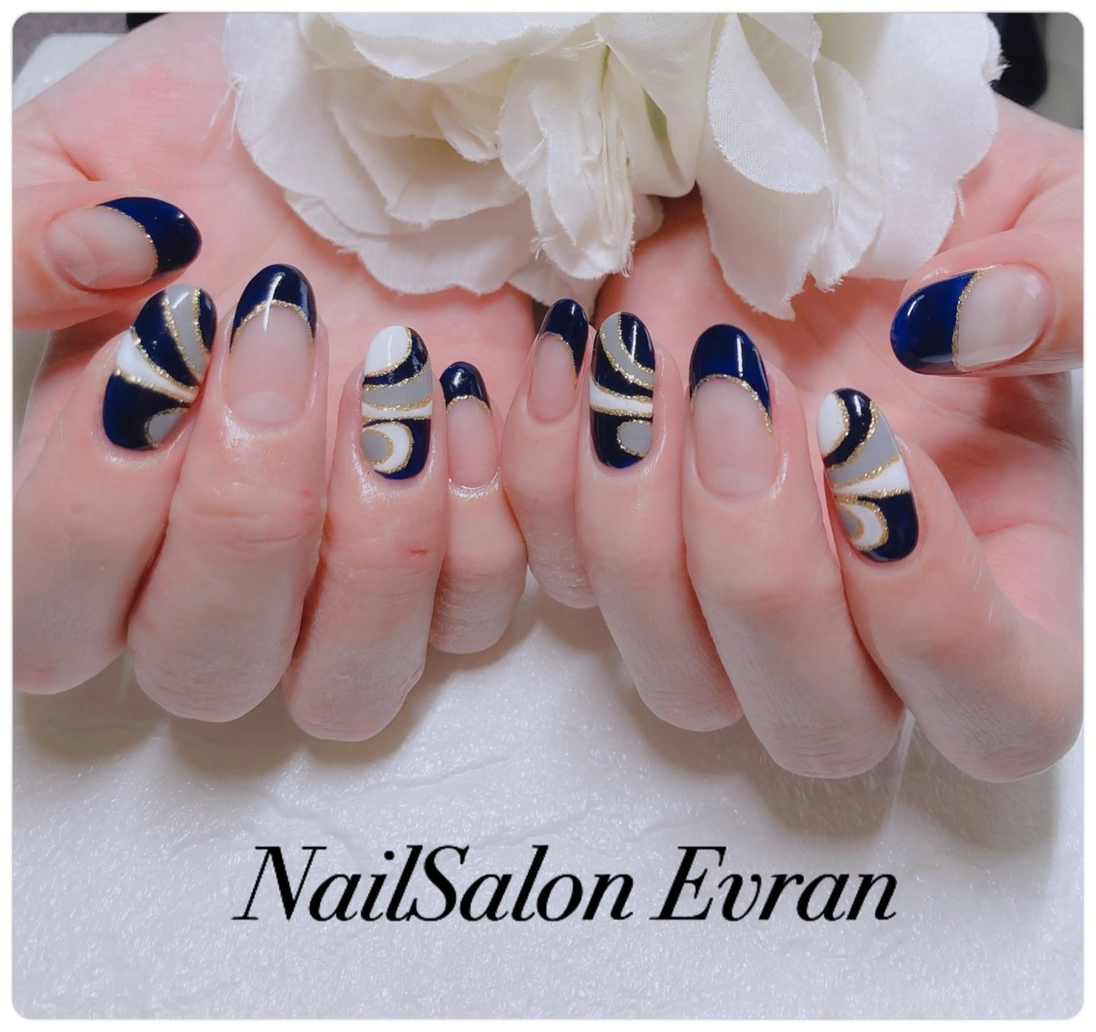 ネイル アートネイル フレンチネイル マグネットネイル 持ち込み ニュアンスネイル ハンドネイル Nail salon Evranのネイルデザイン