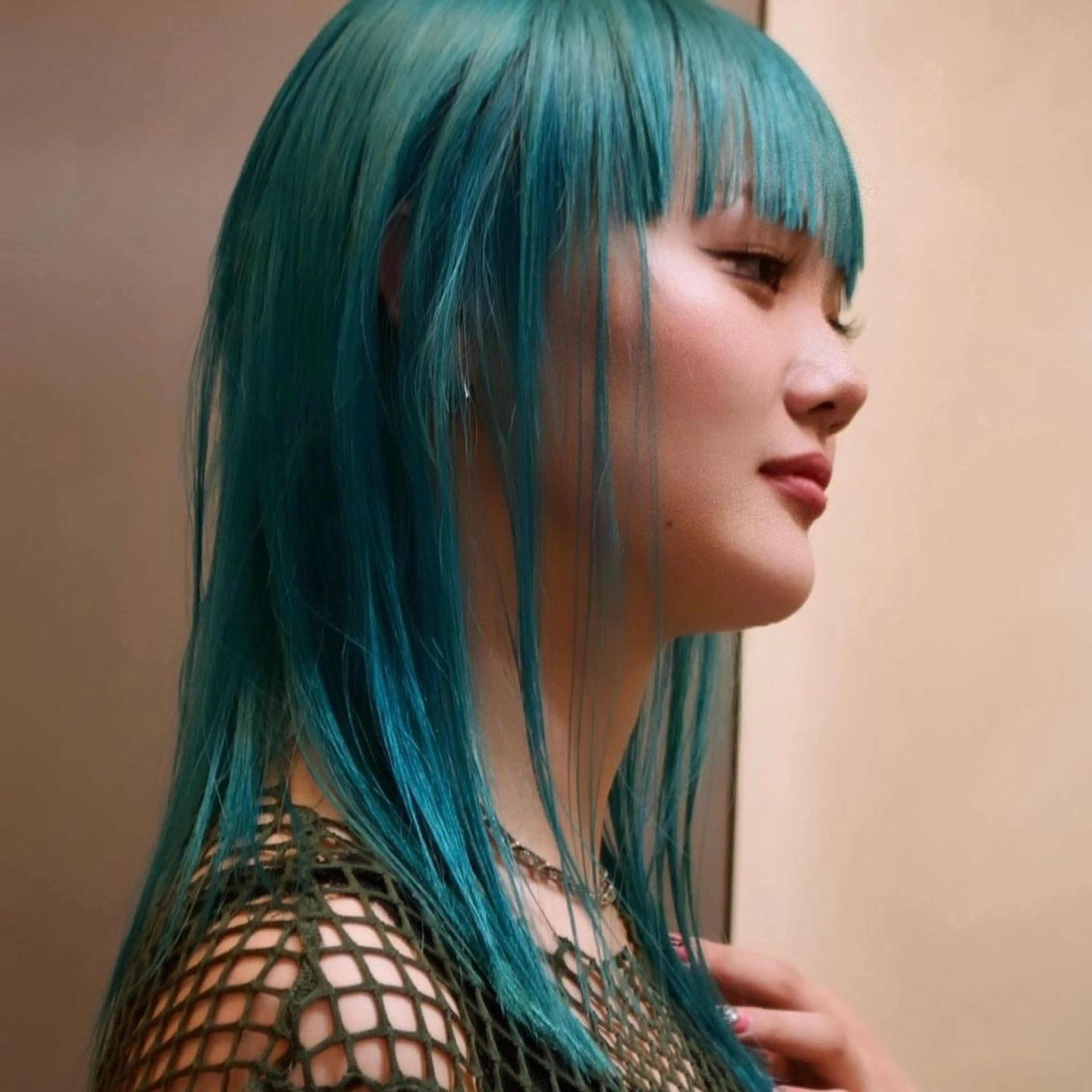 セミロング カラー ブロンド／ブリーチ 【SITY.】のヘアスタイル