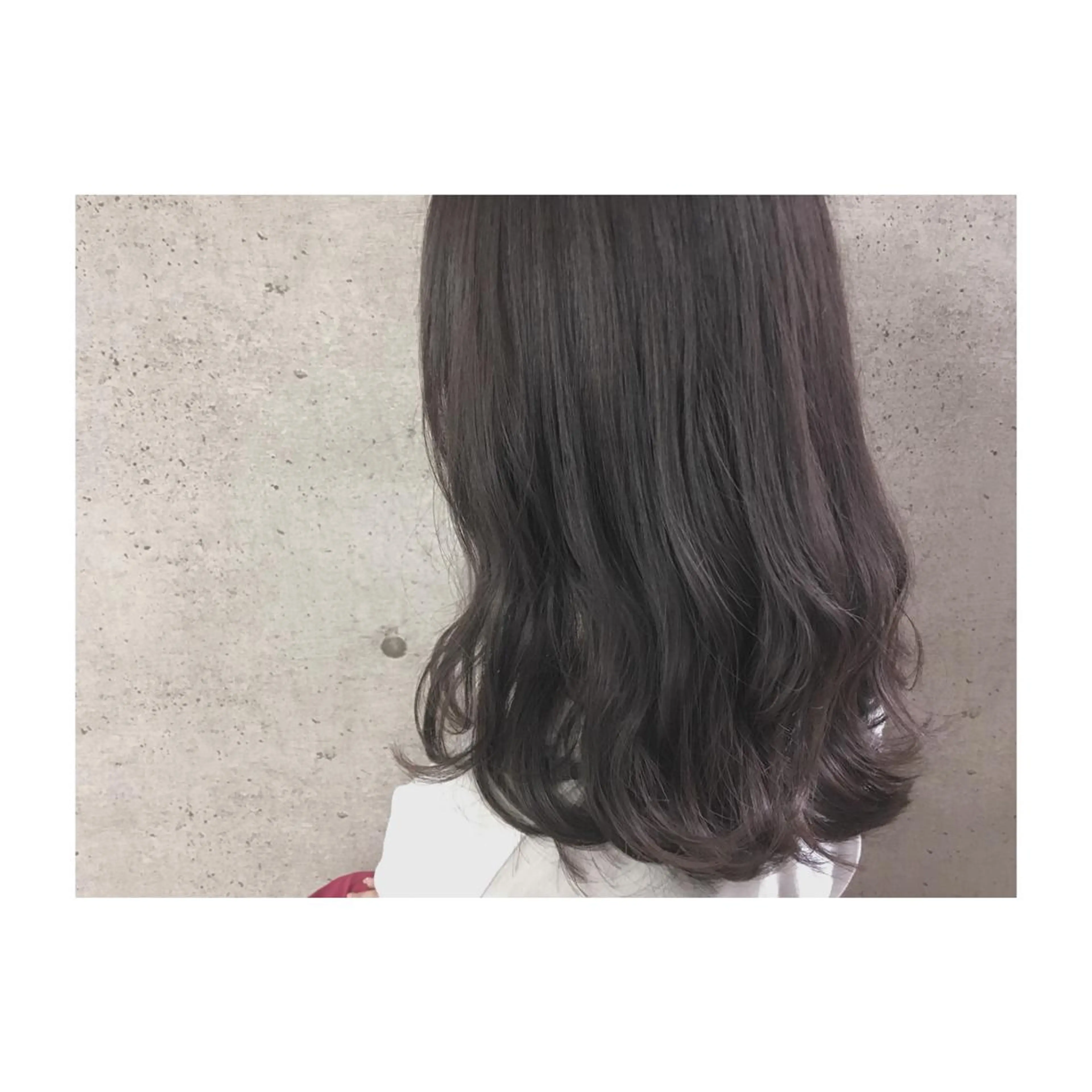 セミロング カラー グレージュ 長井 徹行のヘアスタイル