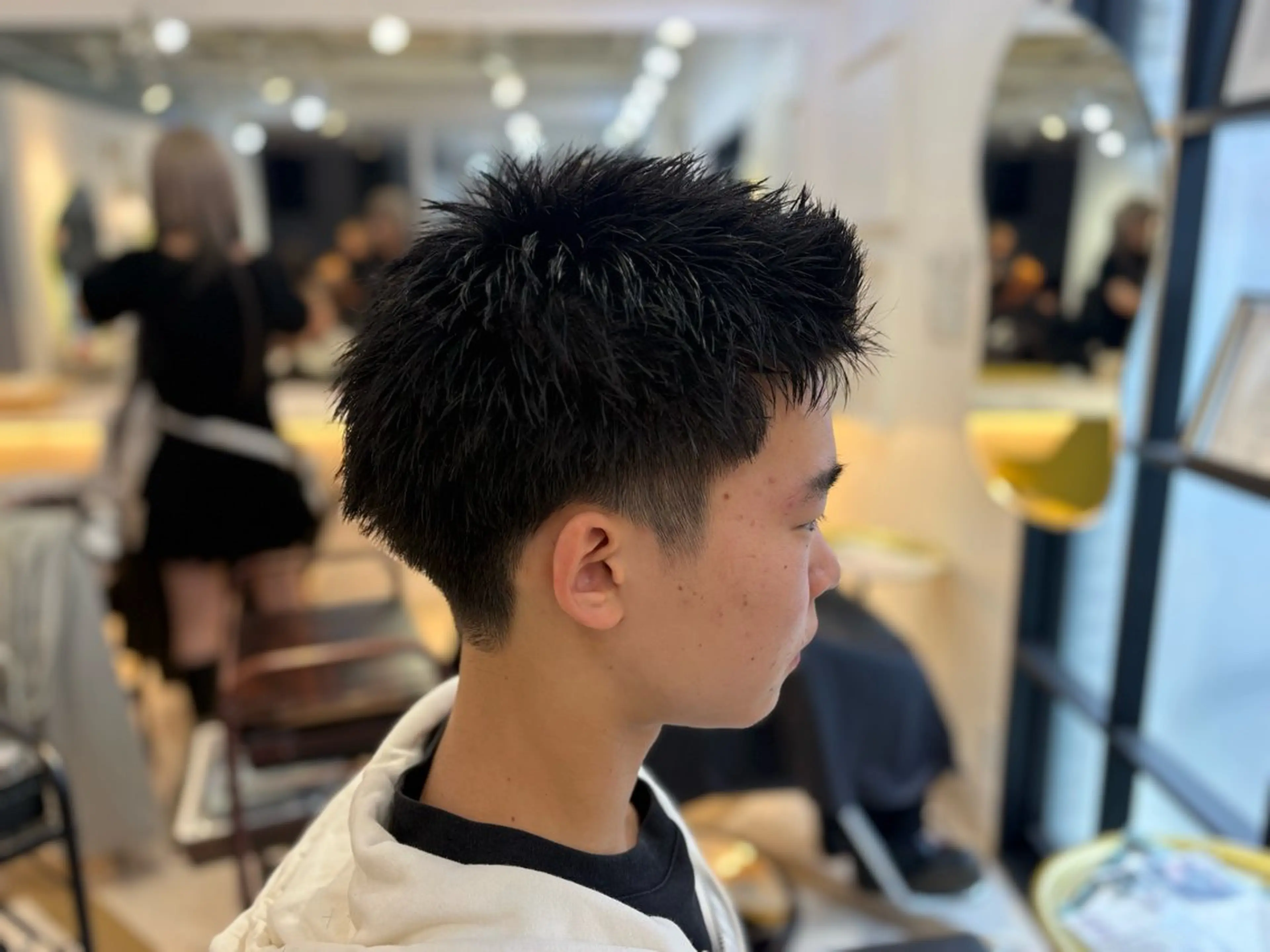 ショート カット ASAHI Lovisのヘアスタイル