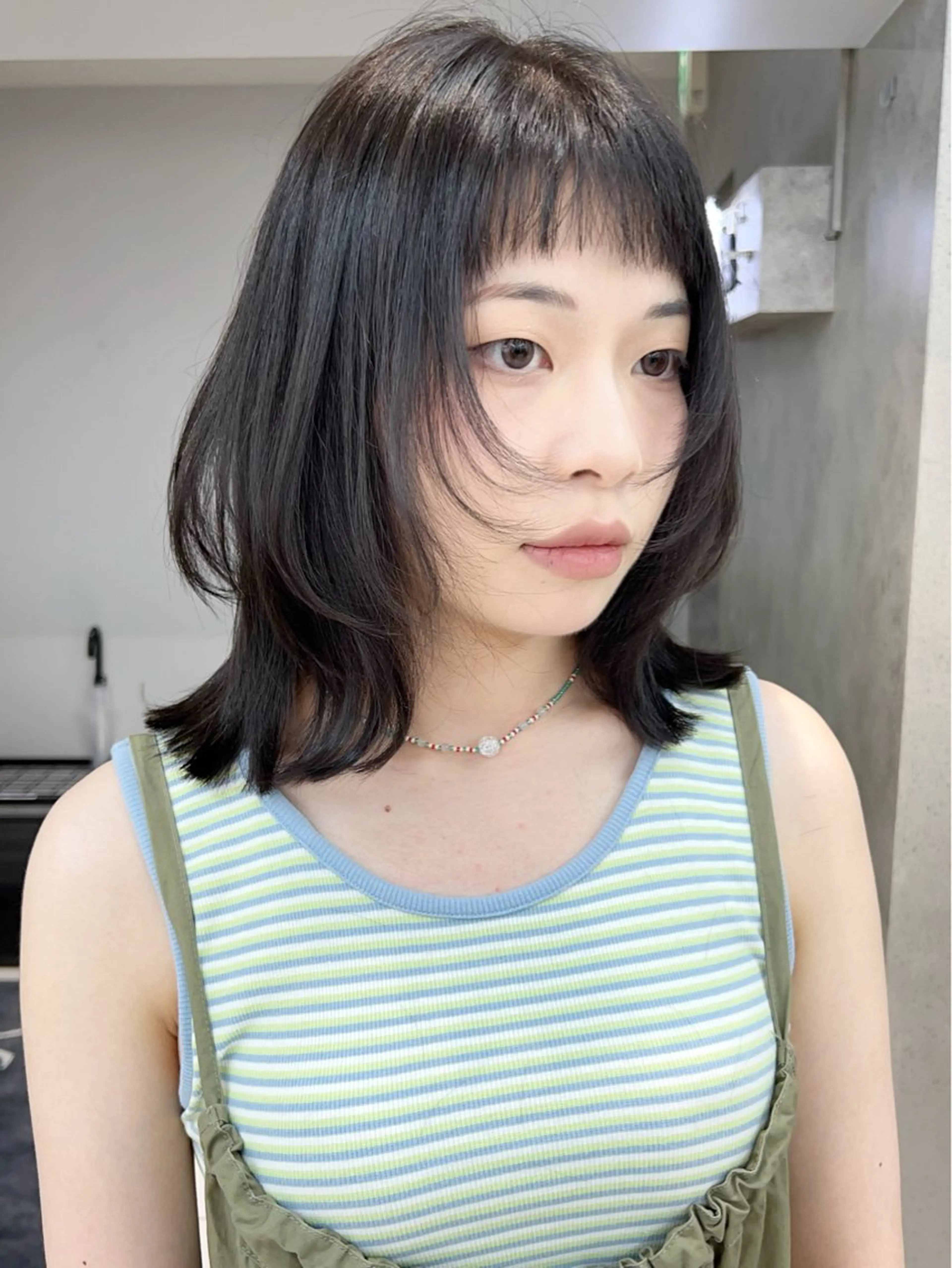 ミディアム カラー 顔まわりレイヤー レイヤーカット カット ヘアカラー トリートメント ウルフ🤍渋谷 🤍Mizukiのヘアスタイル