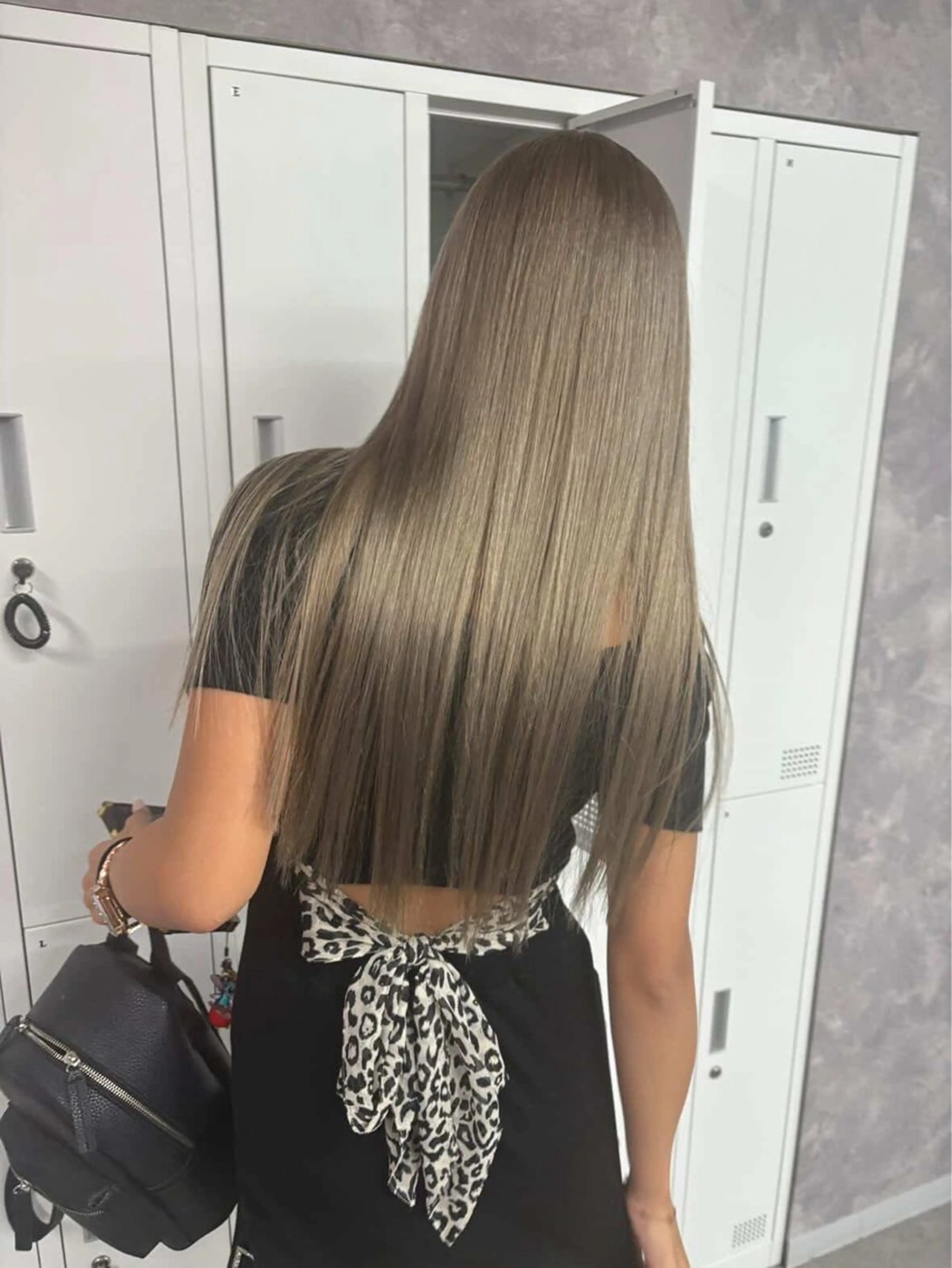 ロング カラー サトウ ユメリのヘアスタイル