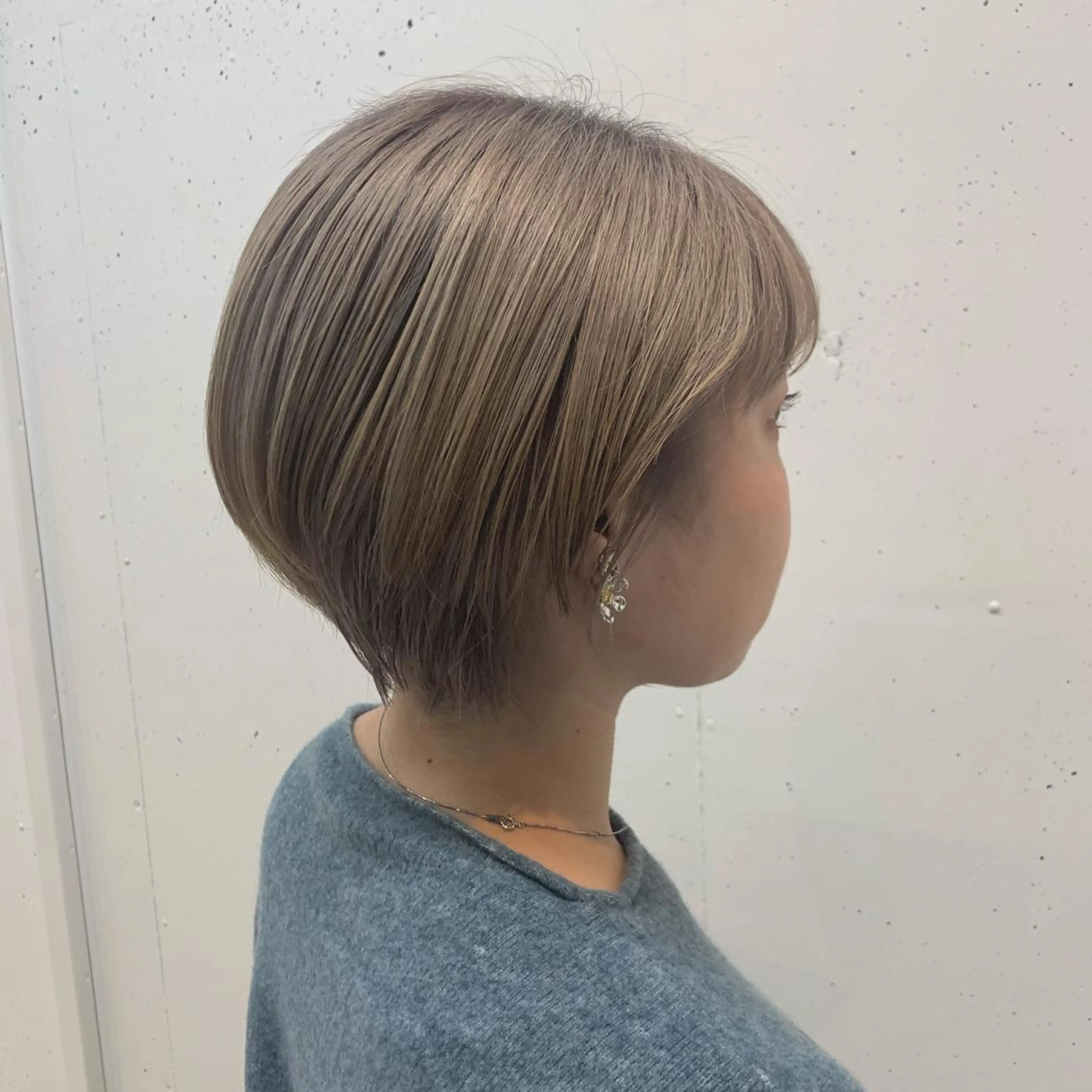 ショート カラー マツオカ マコのヘアスタイル