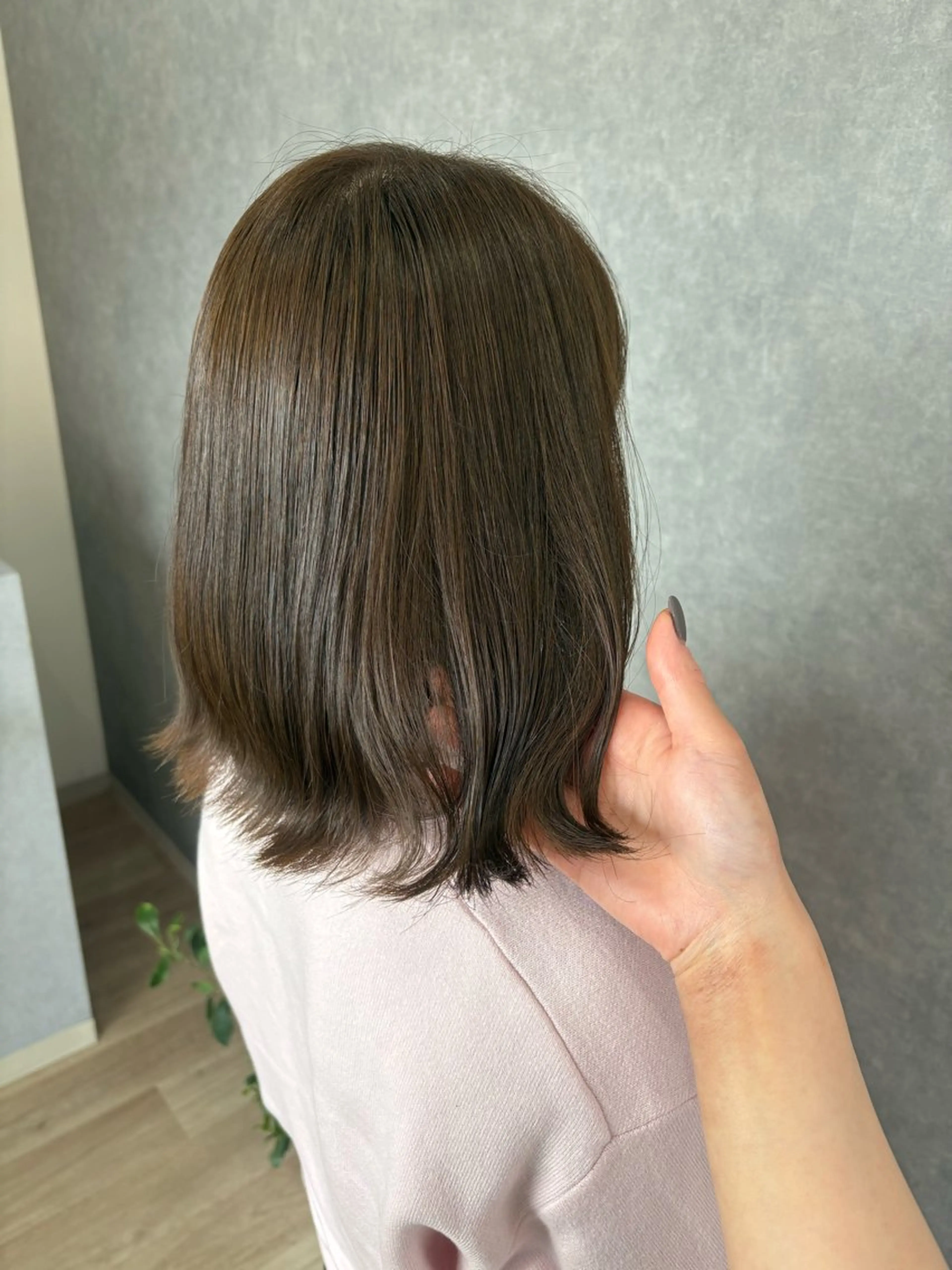 カラー ベージュカラー オリーブベージュ 大根田 朱音のヘアスタイル