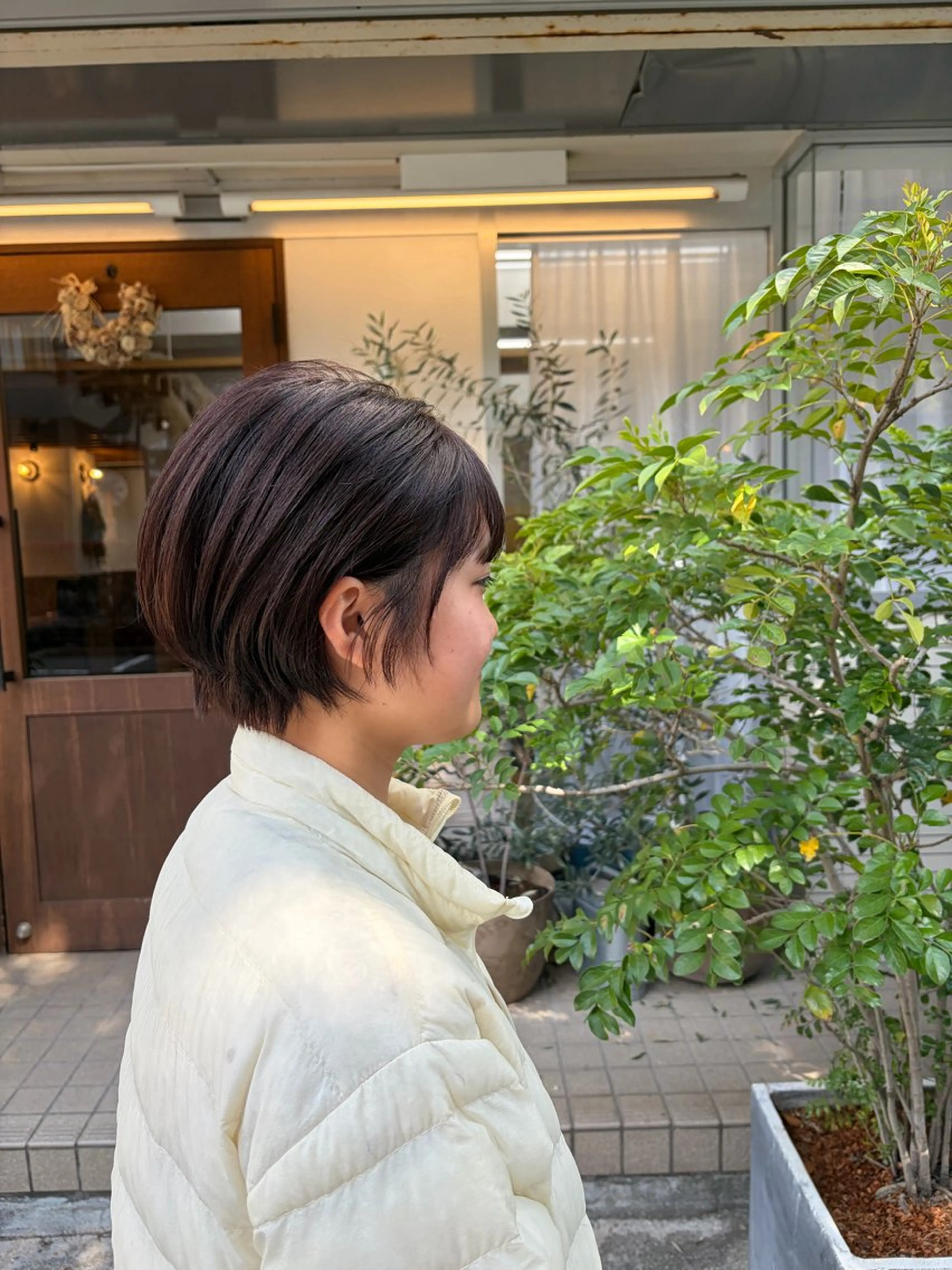 ショート カラー ブラウンカラー グレージュ カット ヘアカラー 中村 芽衣那のヘアスタイル