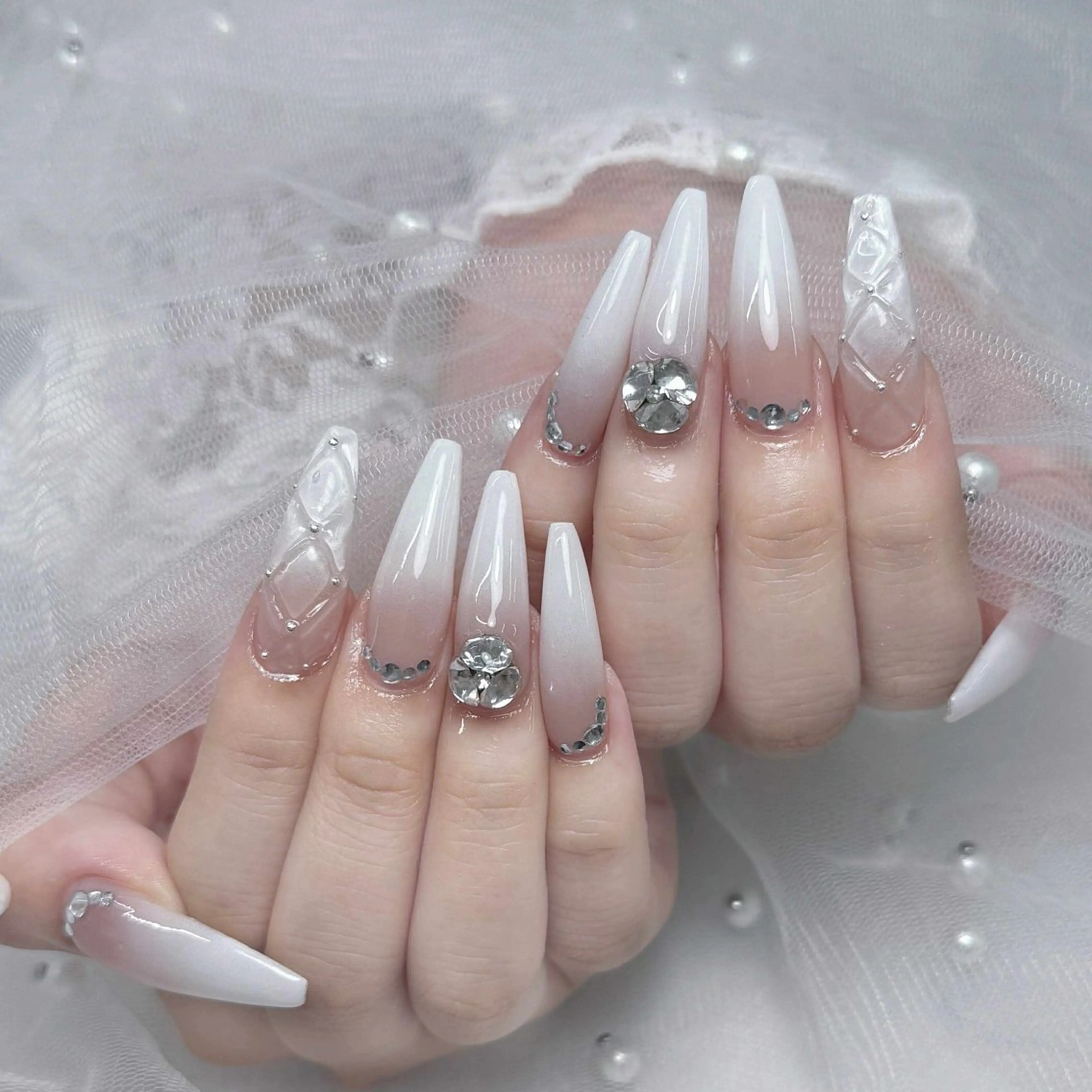 ネイル ハンドネイル ハンドケア Nova Nail Salonのネイルデザイン